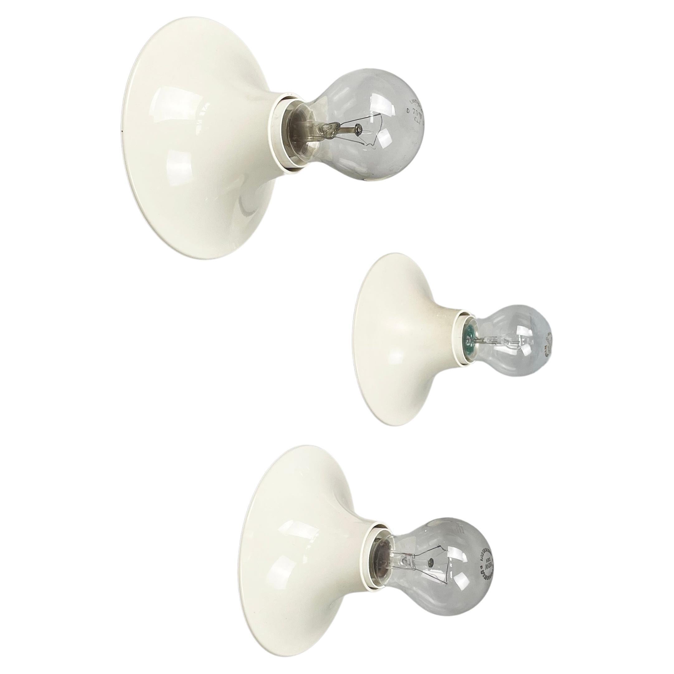 Italian space age white plastic Wall lamp Teti Vico Magistretti Artemide, 1970s