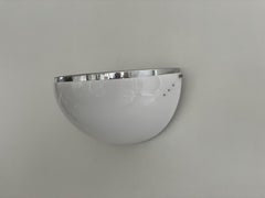 Italienische A Space Age Einzelne Leuchte aus weißem Plexiglas, 1970er Jahre, Italien