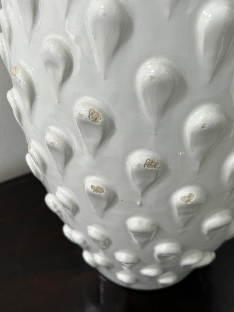 Italian Space Age White Vase in Glazed Ceramic by Bitossi 1970s In Fair Condition For Sale In Byron Bay, NSW