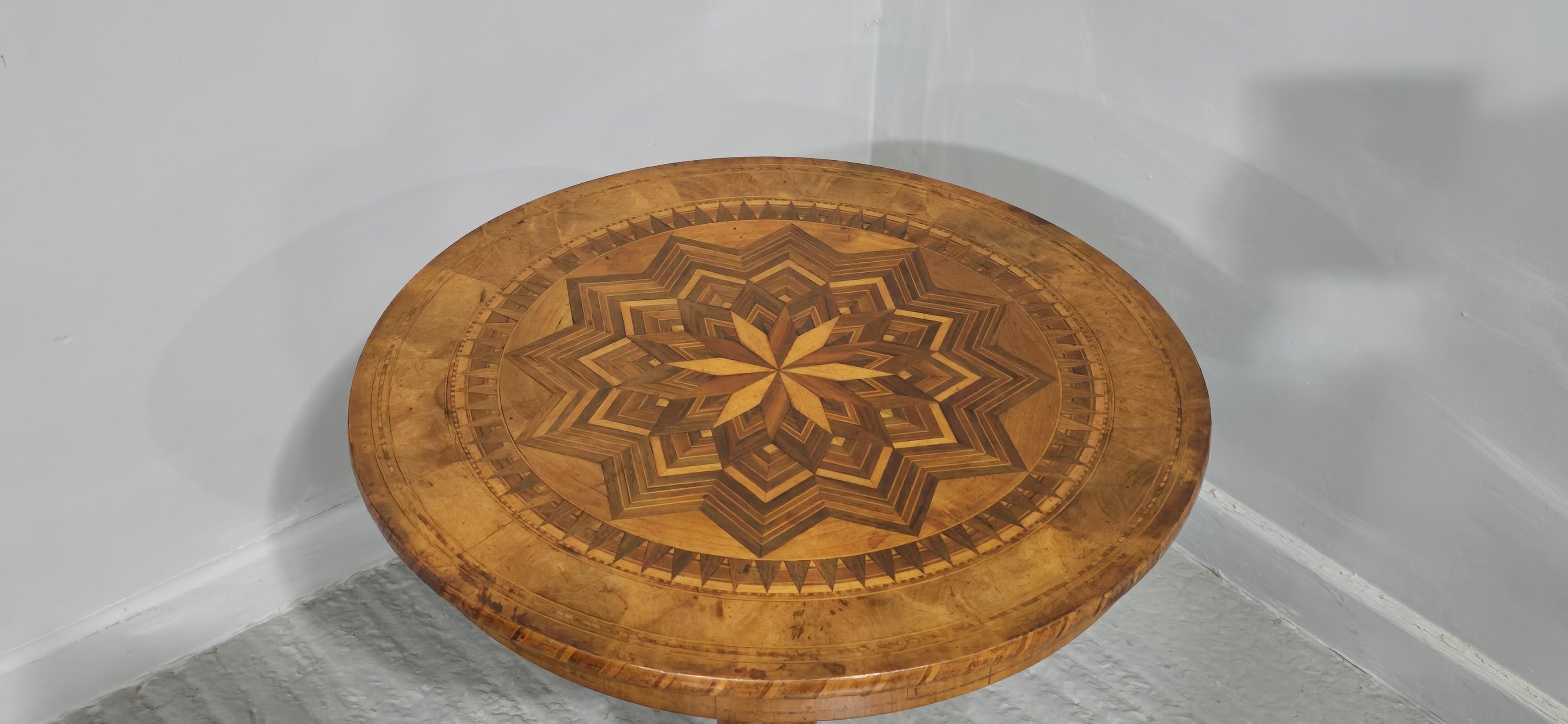 Parqueterie Table à spécimens italienne en vente