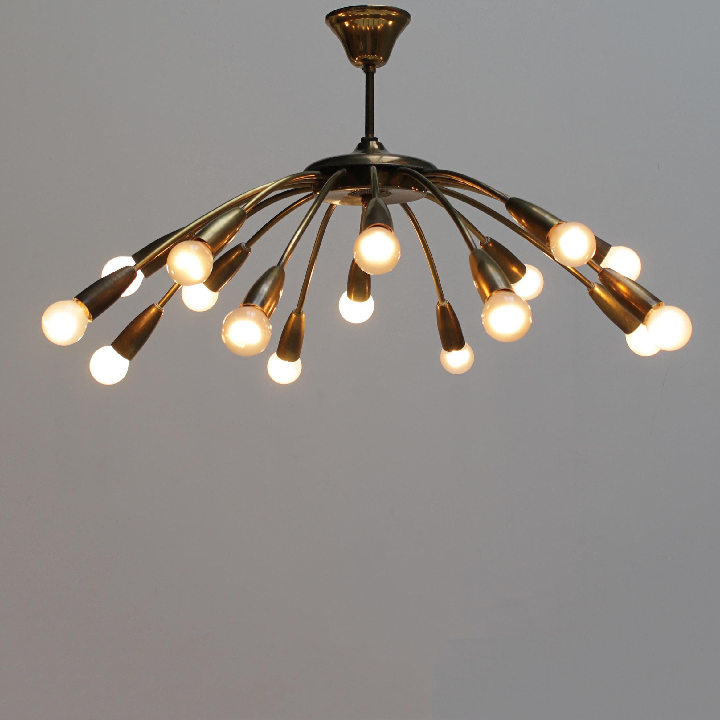 Mid-20th Century Italian Spider Chandelier in the Manner of Guglielmo Ulrich