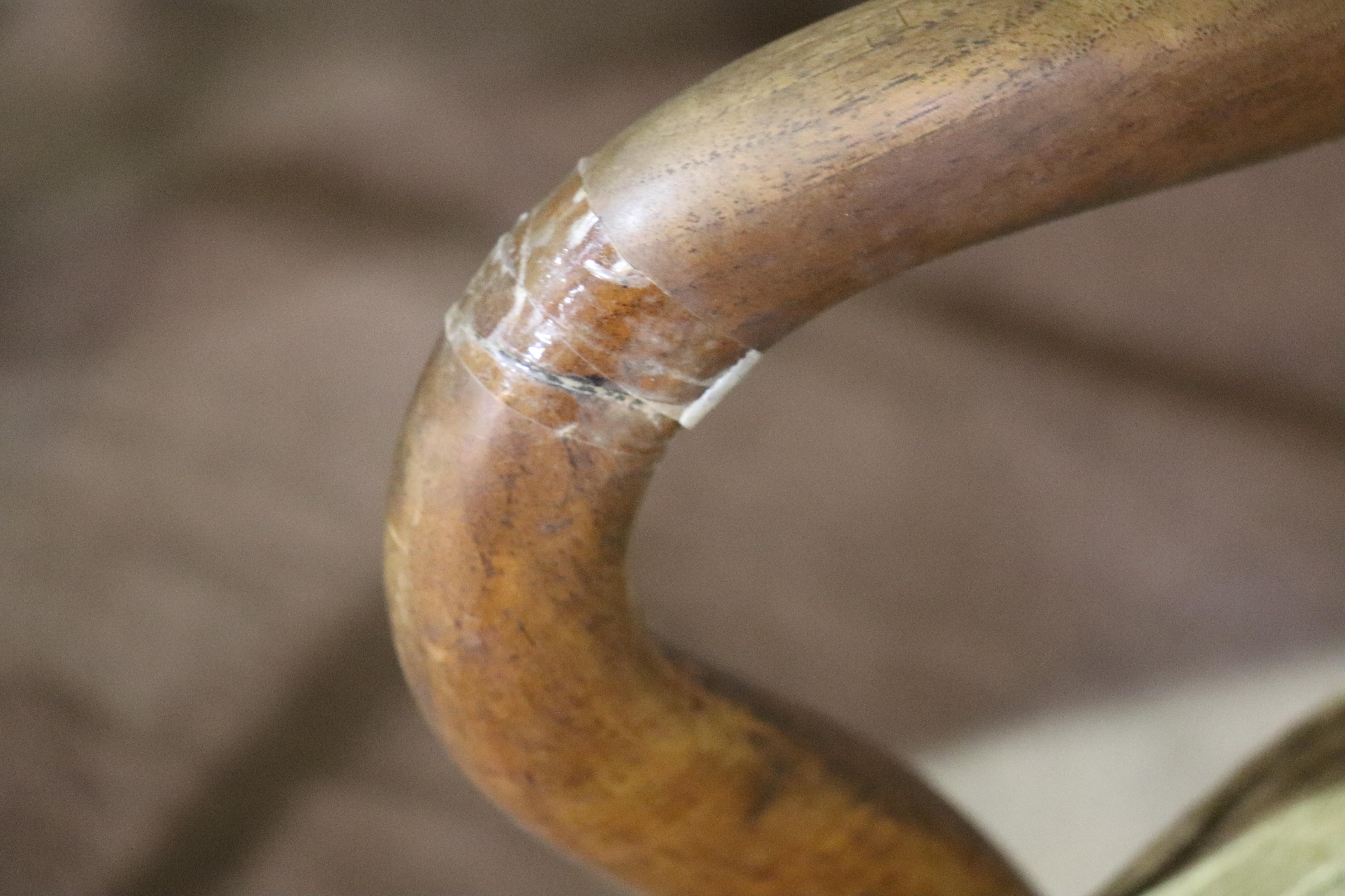 Fauteuils italiens à dossier en fuseau en vente 6