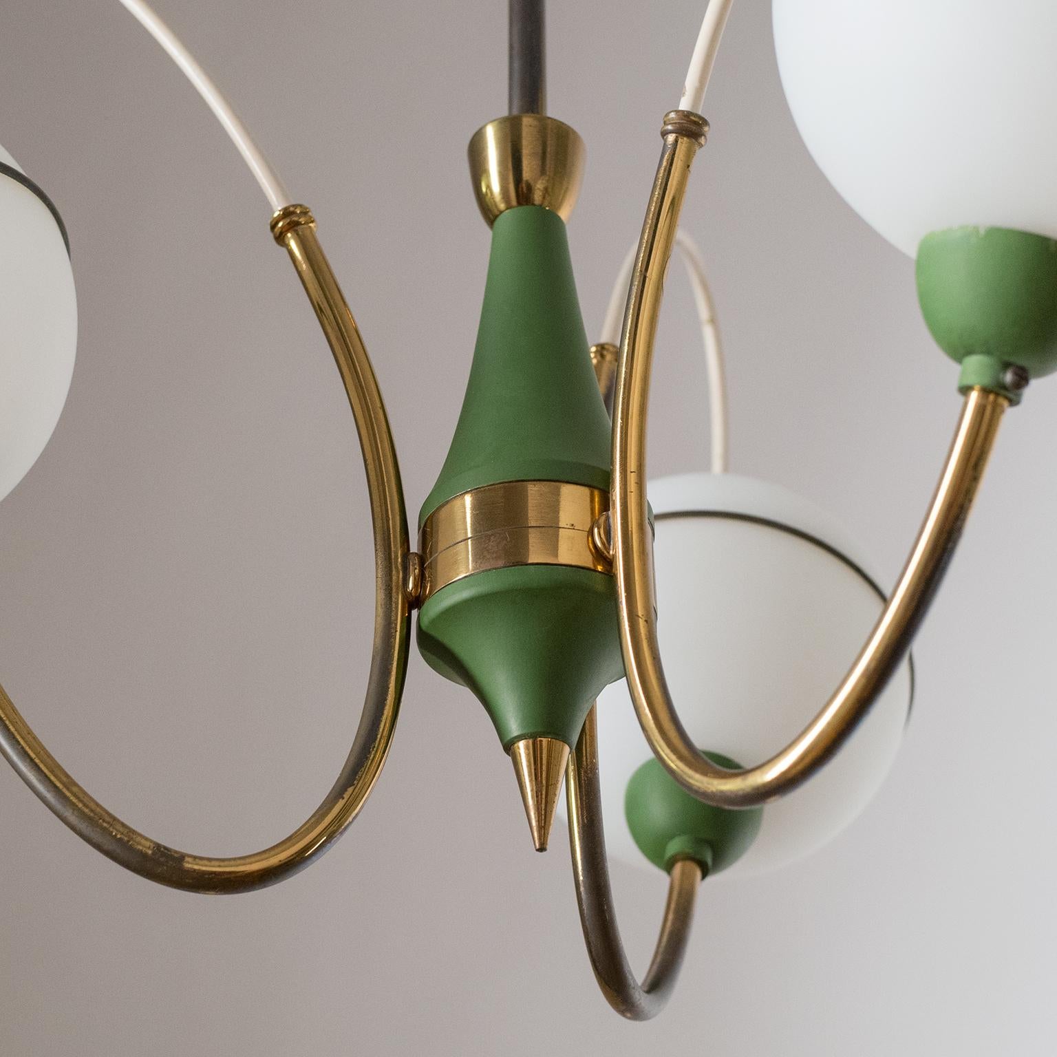 Italian Sputnik Chandelier, 1950s, Brass, Green and Satin Glass In Good Condition In Vienna, AT
