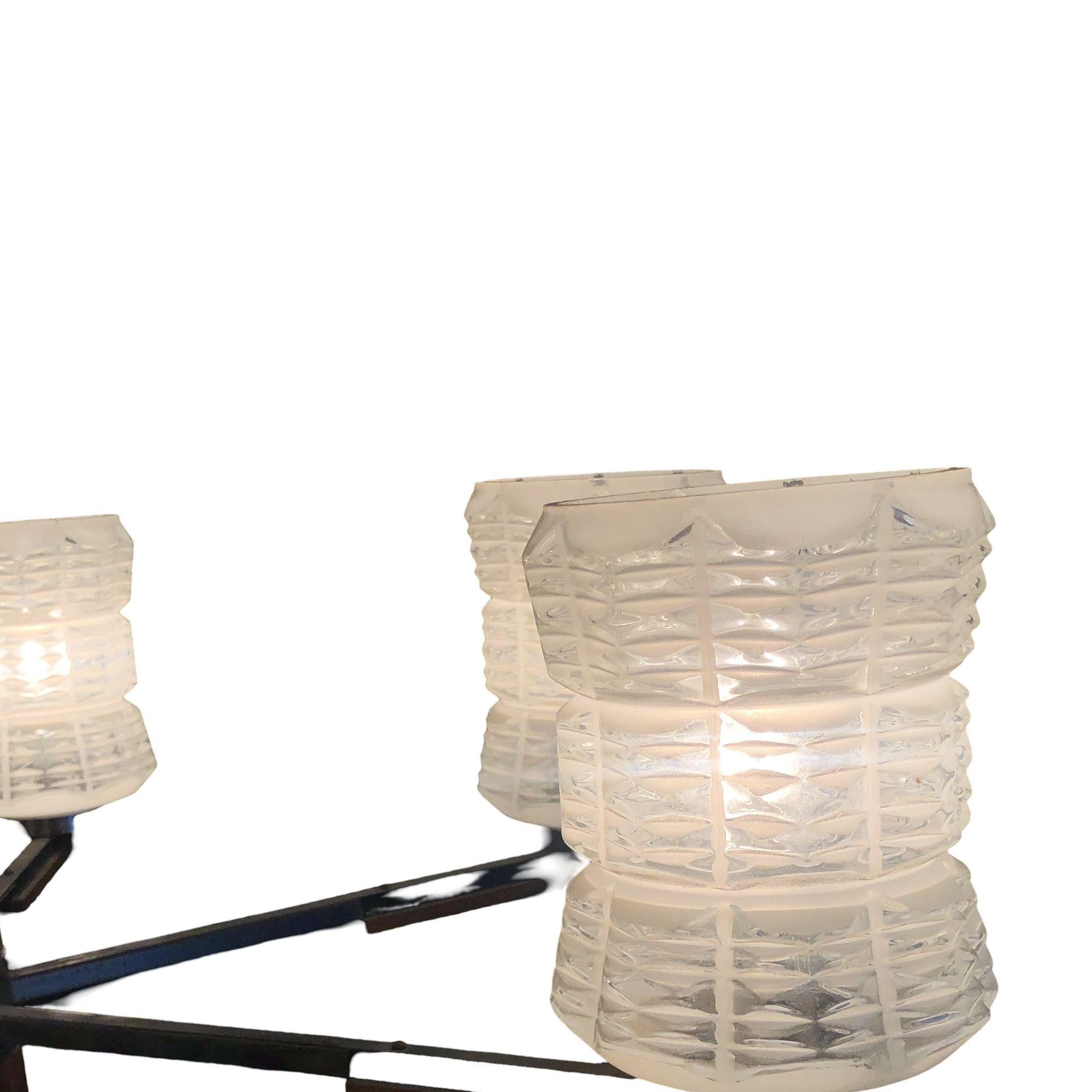 Lampadario Sputnik italiano in cromo rosato con paralumi in vetro in vendita 2