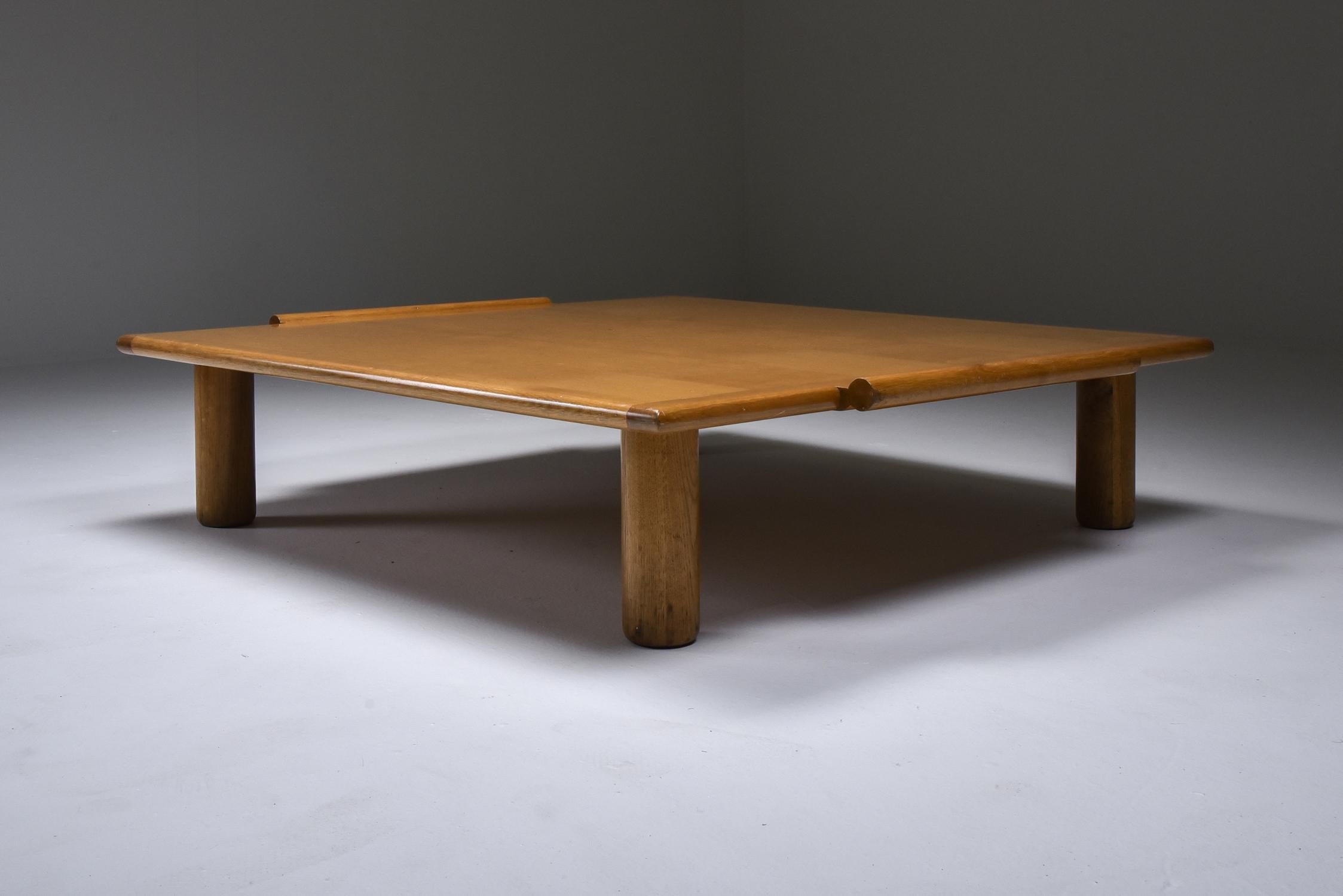 Italian Square Coffee Table in Oak In Good Condition In Antwerp, BE
