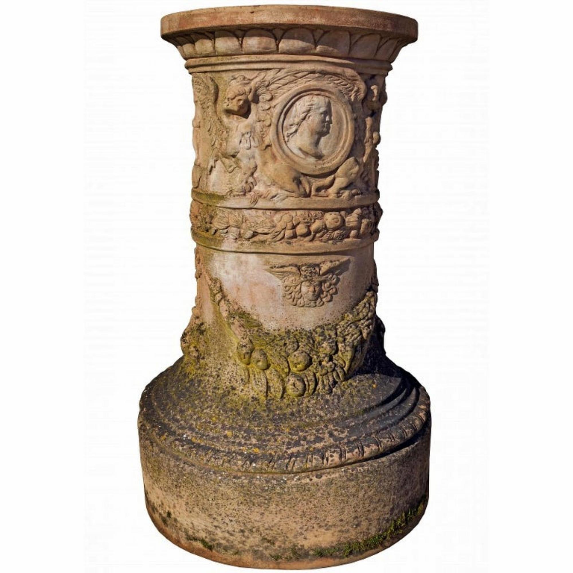 Column support for statues and vases Ricceri.

Square column in terracotta end 19th century.
To be used as a support for vases, busts, sculptures etc.
From a cast of the ancient Ricceri Manufacture.
Measures: height 80 cm
drum diameter 30
