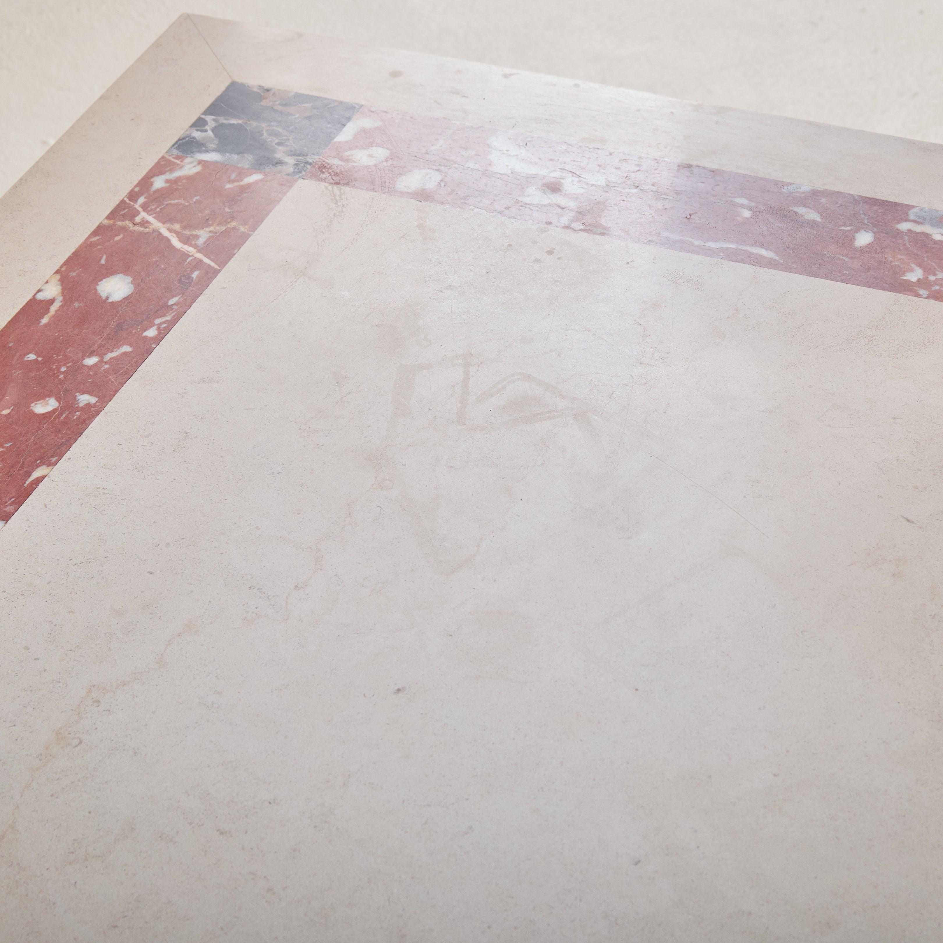 Italian Square Ivory + Red Marble Coffee Table With Brass Legs, 1980s en vente 3