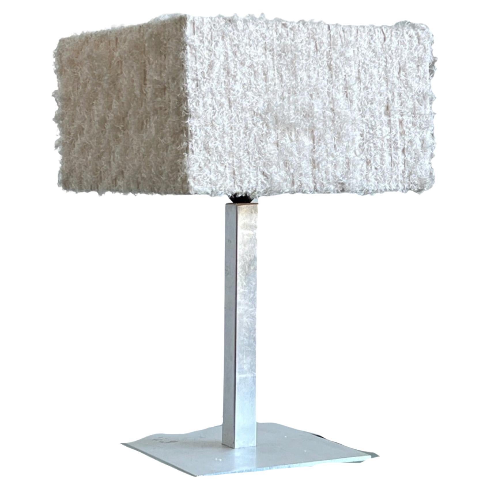Lampe de table carrée italienne des années 1980