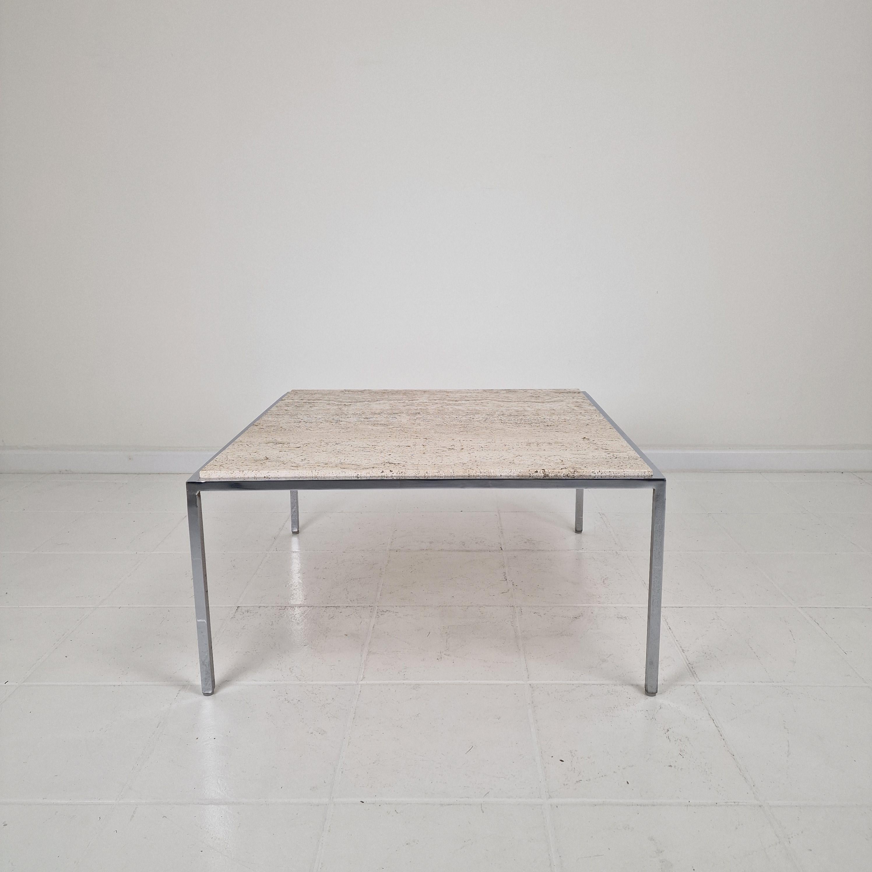 Italian Square Travertine Coffee Table with Steel Base, 1980's Moderno de mediados de siglo en venta