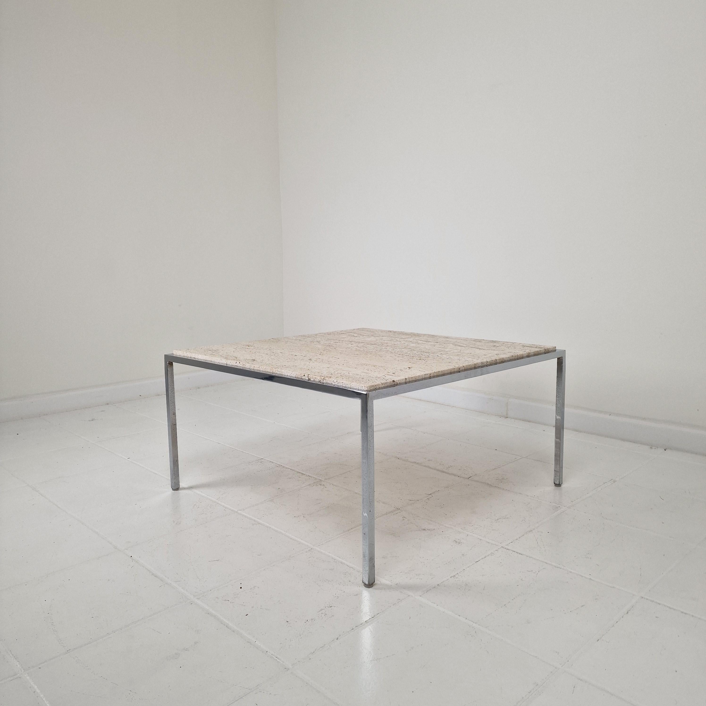 Italian Square Travertine Coffee Table with Steel Base, 1980's Italiano en venta