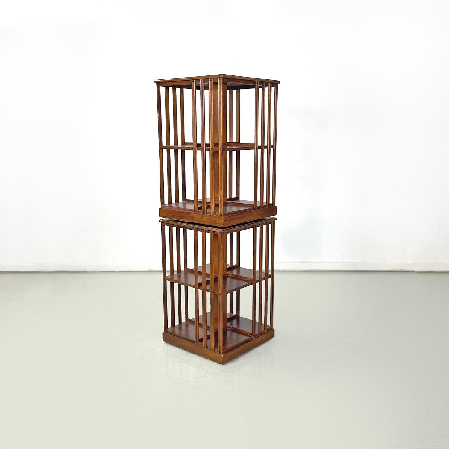 Italian stackable wooden revolving bookcases with floral decoration, 1900s In Good Condition For Sale In MIlano, IT