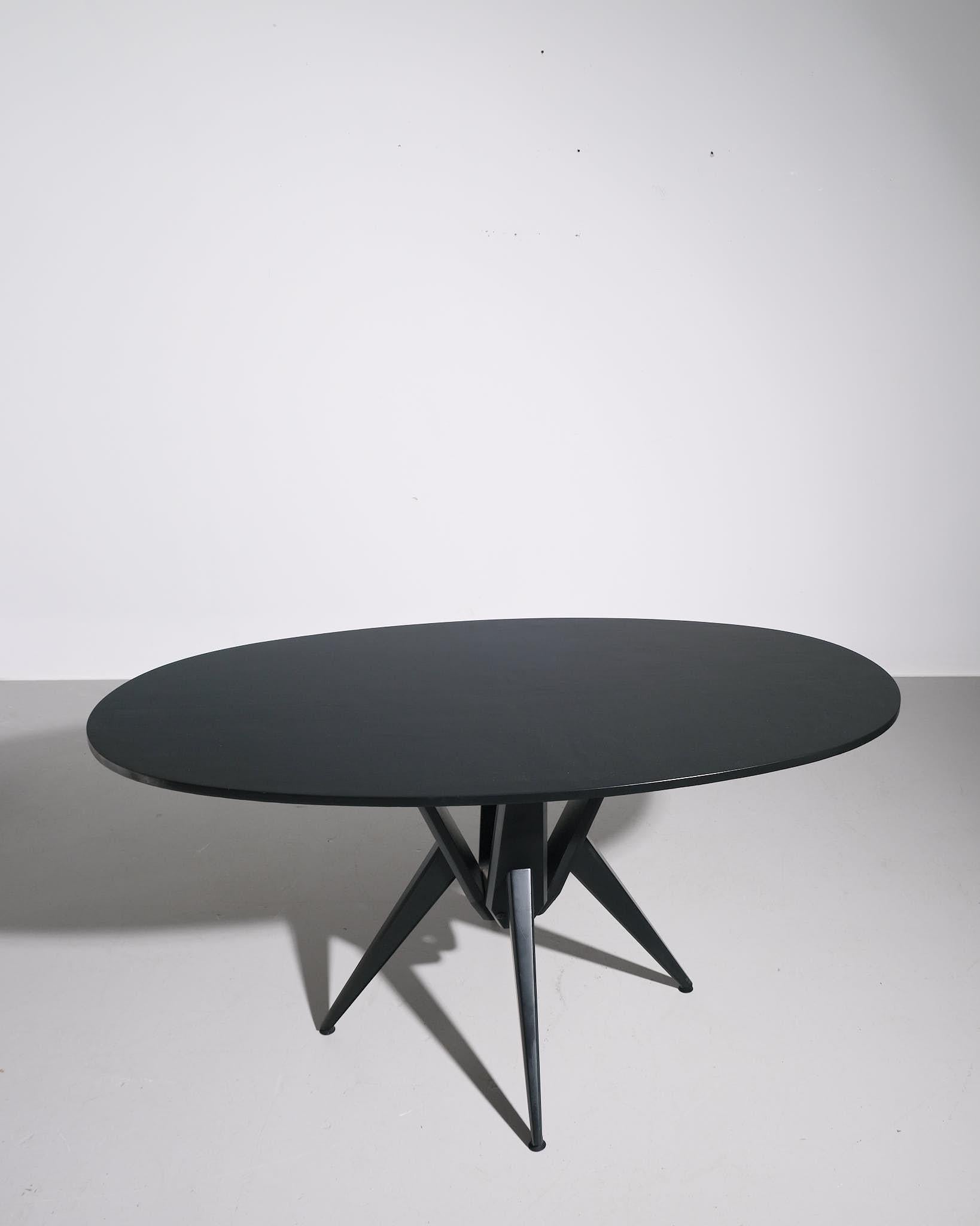 Italian Stained Wood  Dining table from the 1950s For Sale 3
