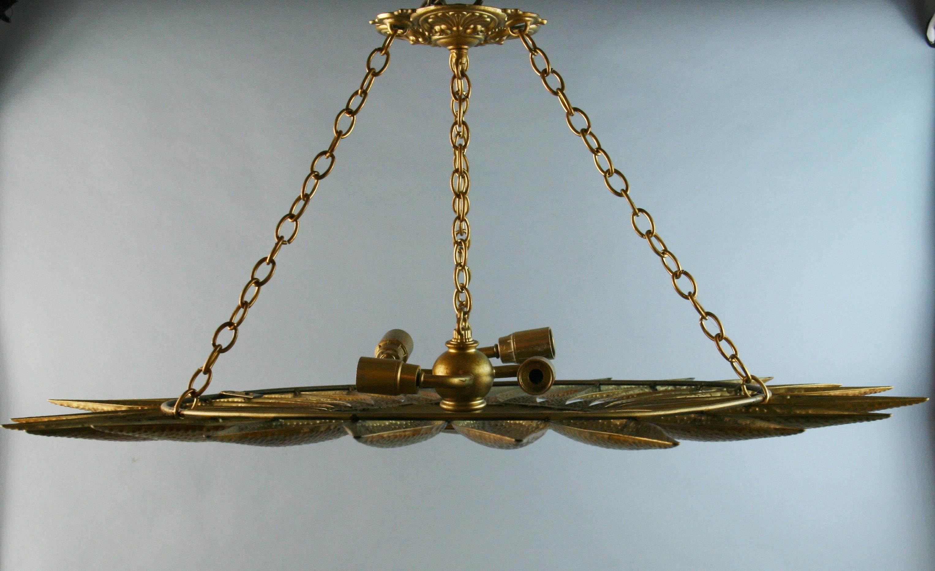 Italian Gilt Foliate Sun Face Hanging Chandelier In Good Condition In Douglas Manor, NY