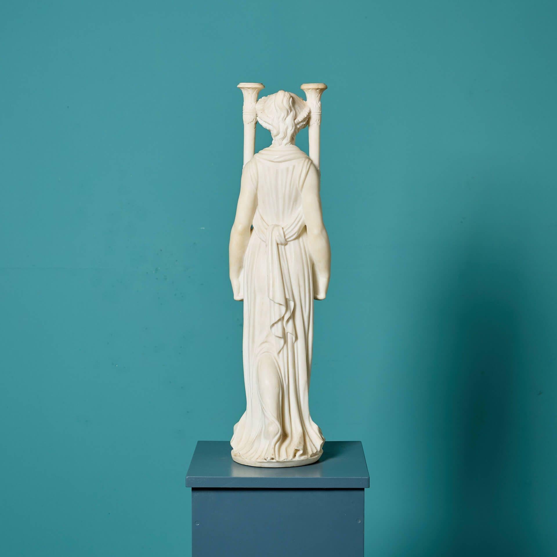 Statuario italiano Scultura in marmo di una fanciulla neoclassica In condizioni discrete in vendita a Wormelow, Herefordshire