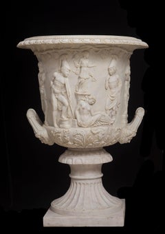 Vase italien en marbre blanc statuaire de style Médicis d'après la Grèce classique