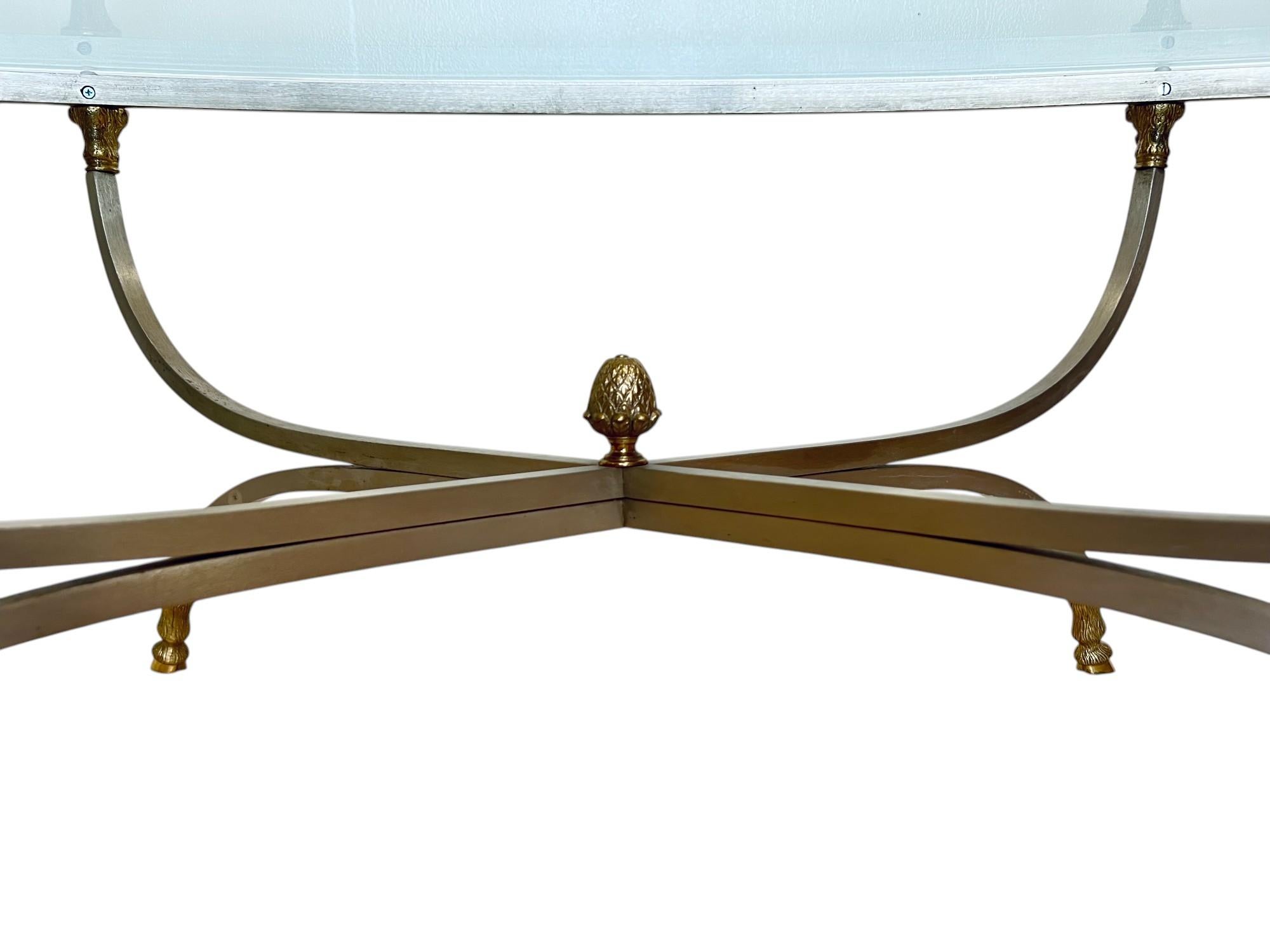 Table basse ovale italienne à tête de bélier en acier et laiton, années 1960 en vente 4