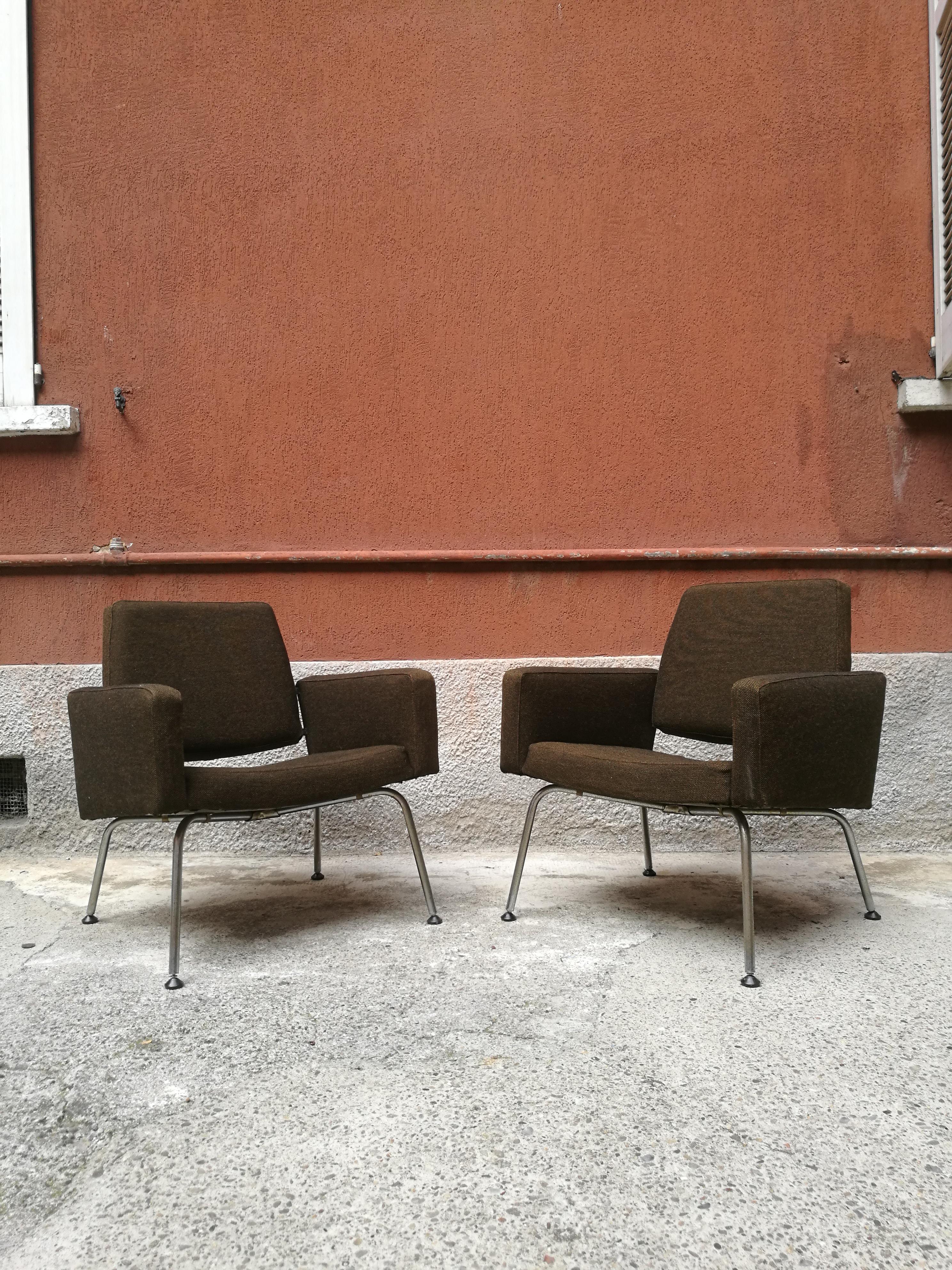 Italian steel and original fabric armchairs, 1960s
Armchairs with original fabric in perfect condition and new padding, satin steel legs with pivoting tips
Excellent general conditions
Measures: 70 x 60 x 77 H cm.