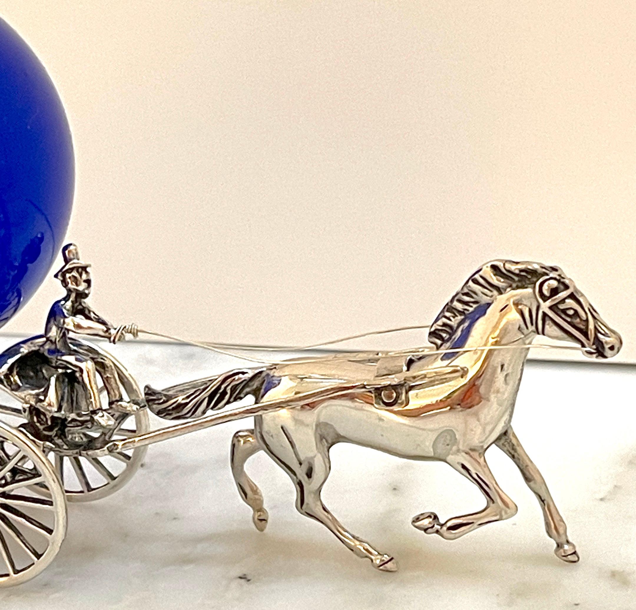 Modello di fantasia di cavallo e carrozza in argento e vetro di Murano color cobalto in vendita 3