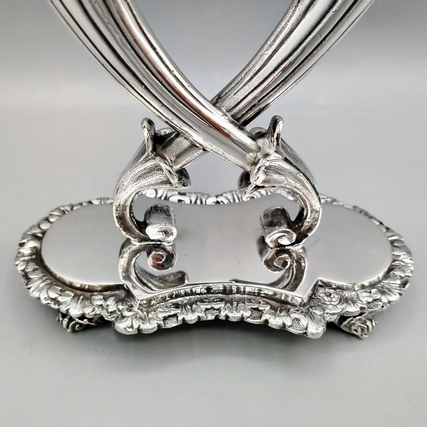 Candelabro italiano de plata de ley de 2 luces en forma de Cornucopia Forjado en venta