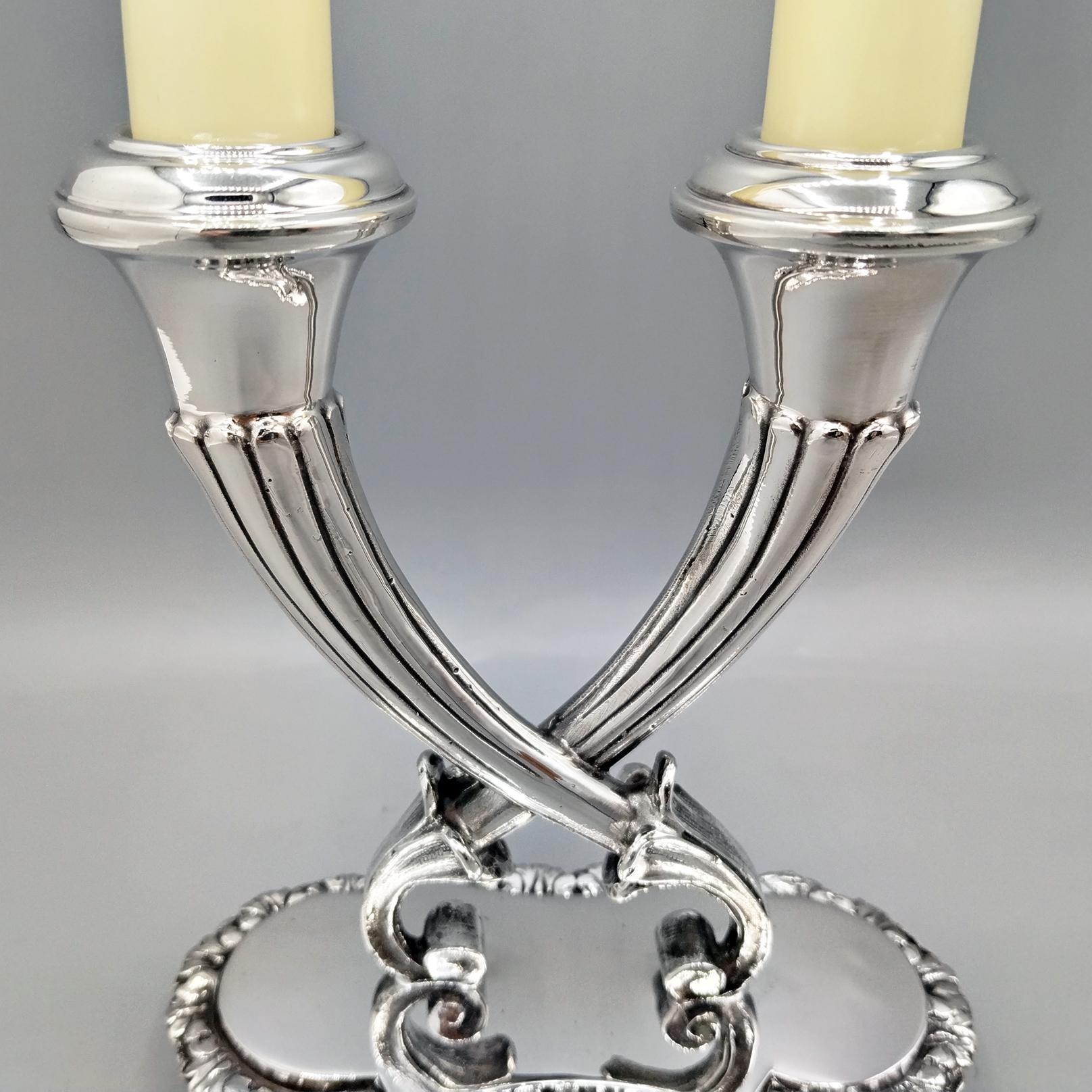 Candelabro italiano de plata de ley de 2 luces en forma de Cornucopia en Excelente estado para la venta en VALENZA, IT