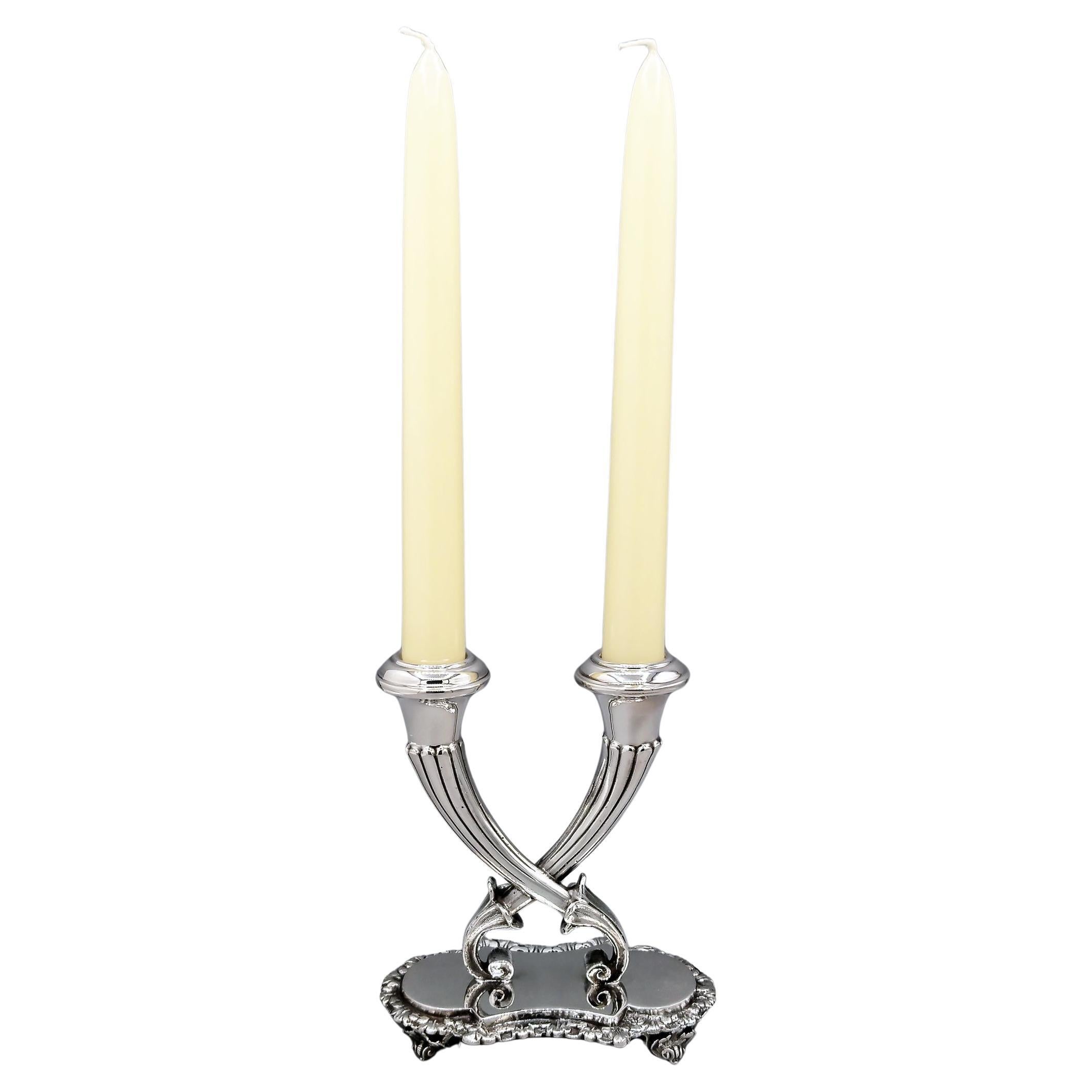Candelabro italiano de plata de ley de 2 luces en forma de Cornucopia en venta