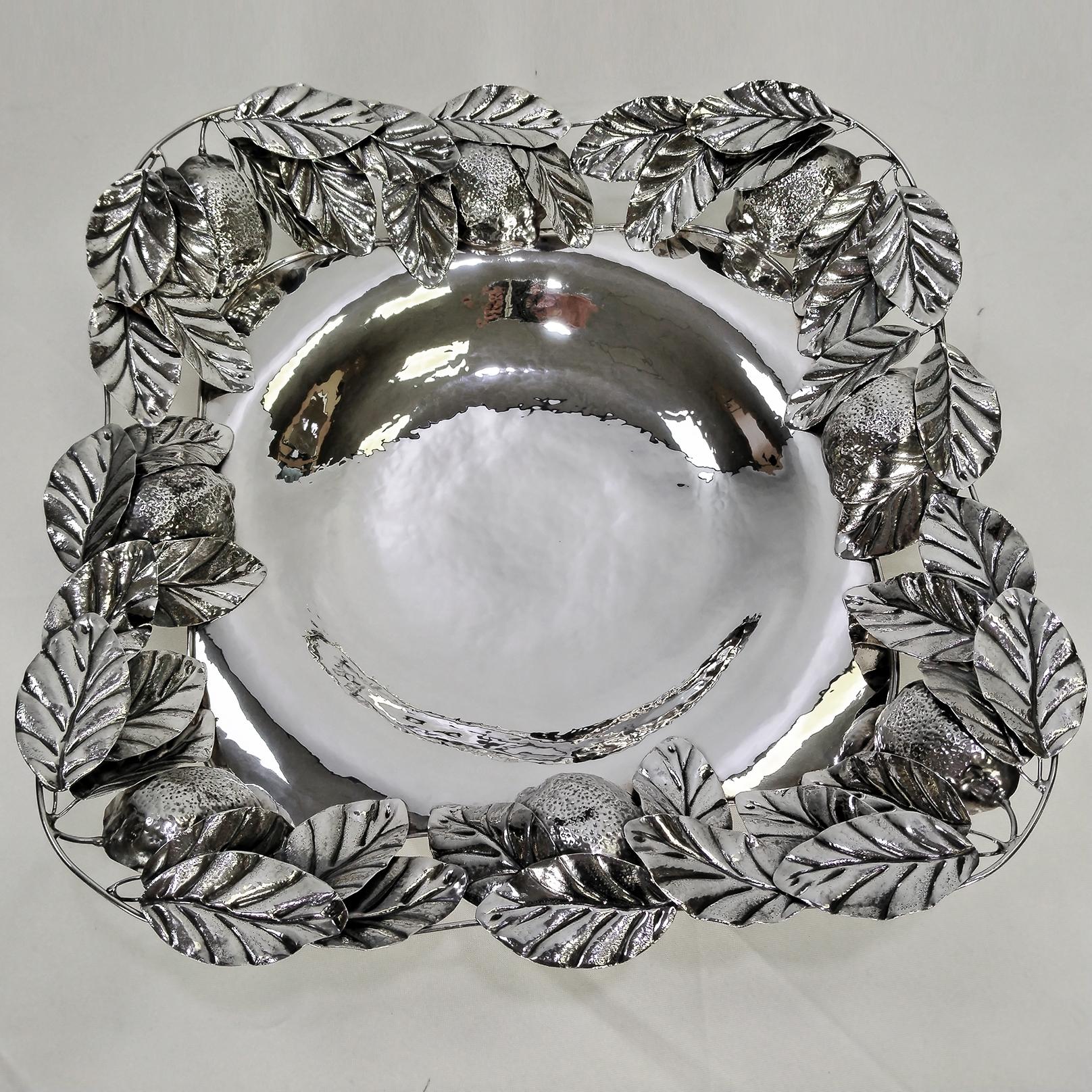 Italian Sterling Silver Centerpiece with lemons In New Condition For Sale In VALENZA, IT