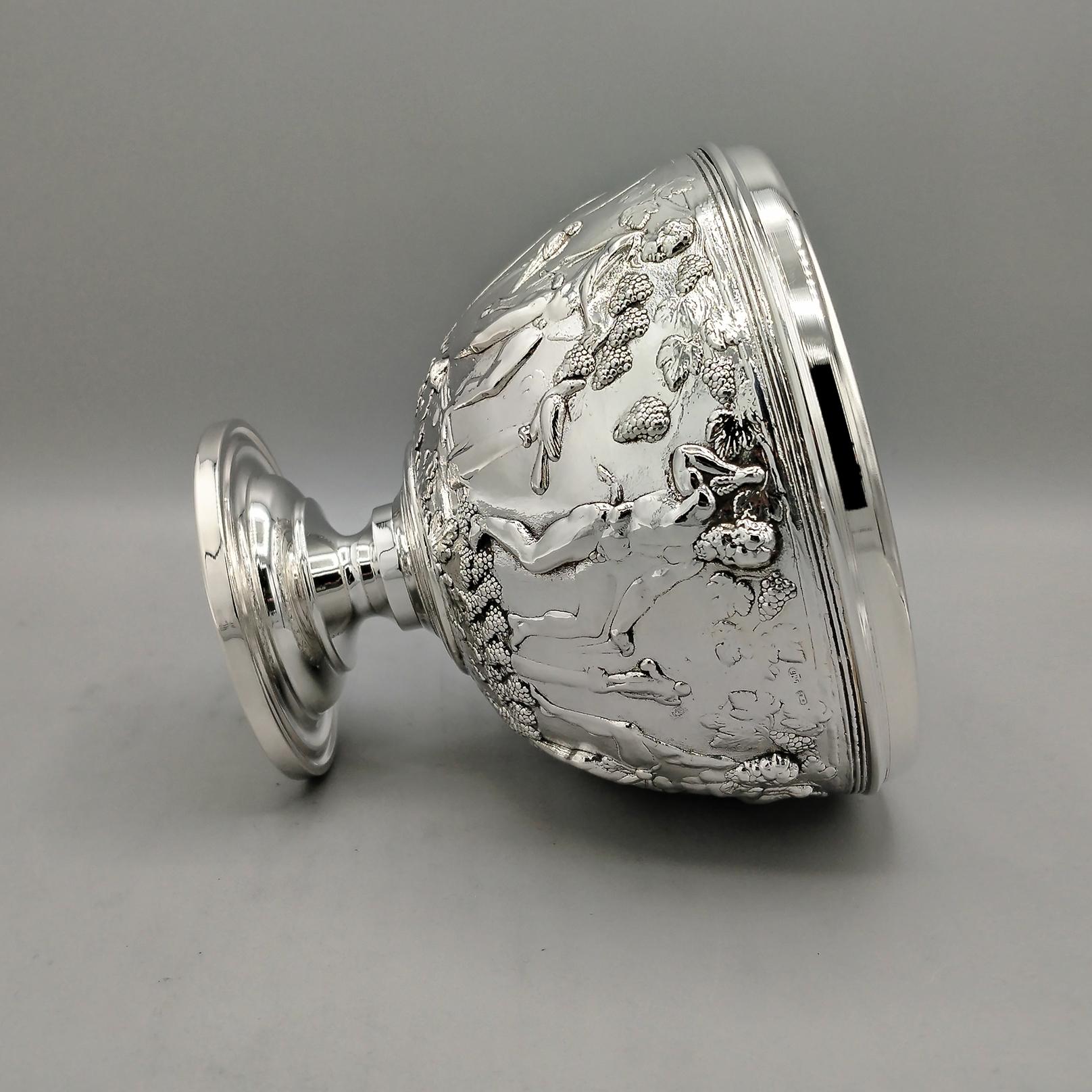 Coupe décorative en argent italien sur pied en vente 6