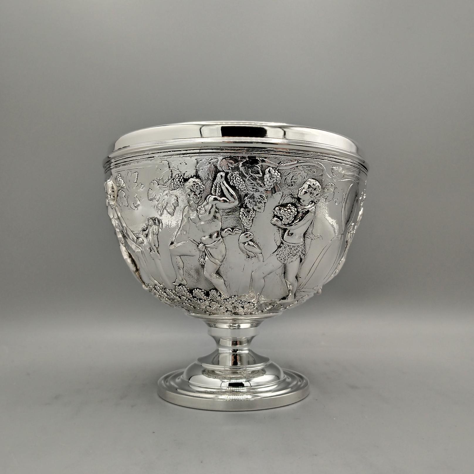 Fait main Coupe décorative en argent italien sur pied en vente