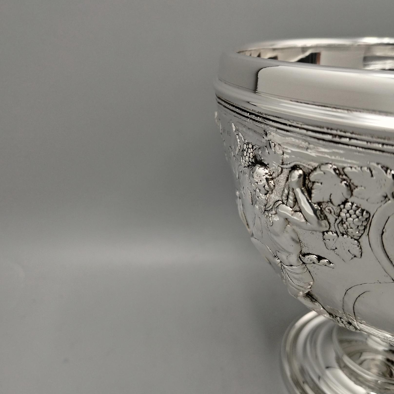 Argent sterling Coupe décorative en argent italien sur pied en vente