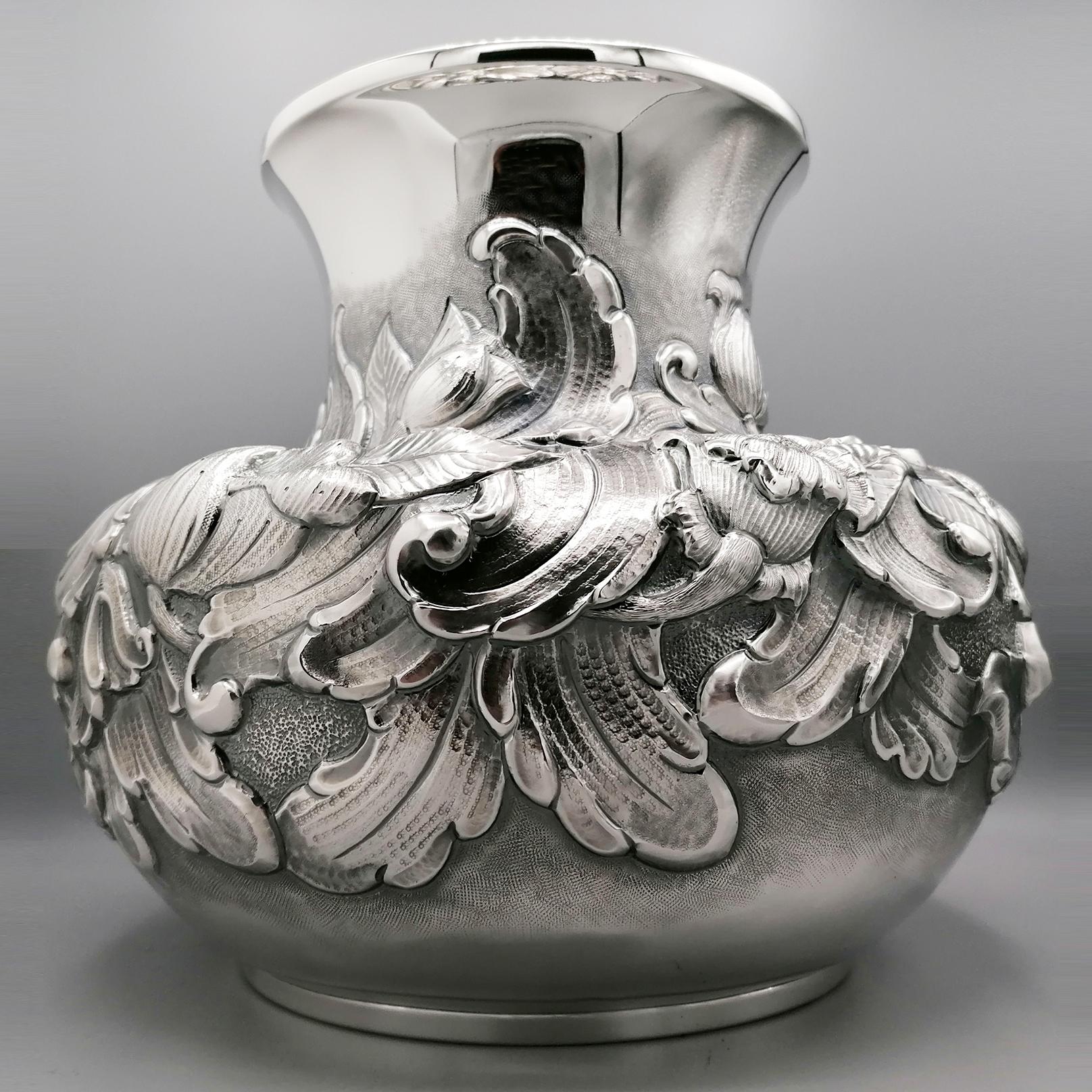 Italian Sterling Silver Embossed Vase In New Condition For Sale In VALENZA, IT