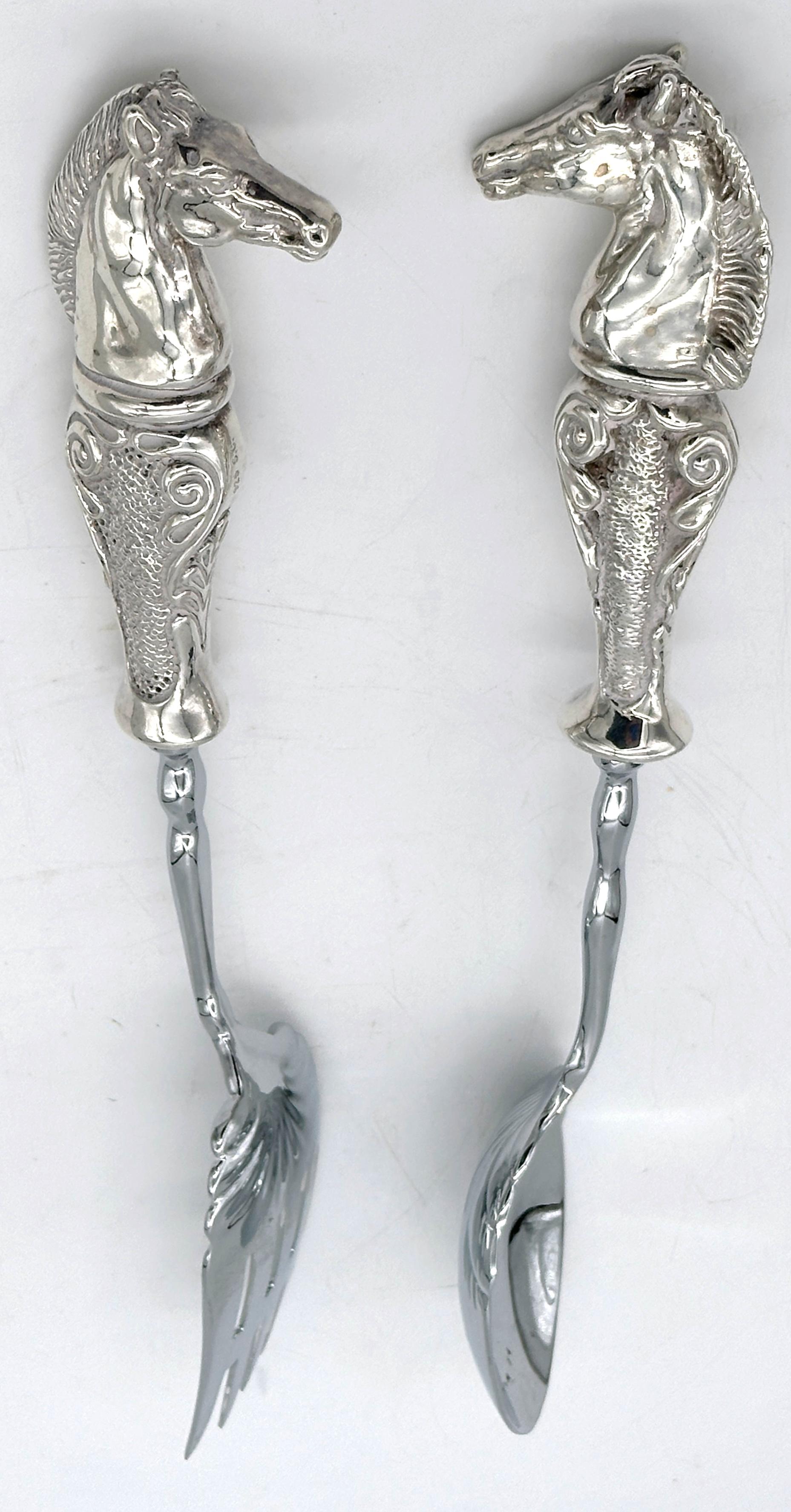 Juego de Ensalada, Tenedor y Cuchara de Plata de Ley Italiana con Cabeza de Caballo Figurada y Chapa de Plata Neoclásico en venta