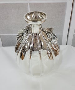 Italienische handgefertigte italienische Vase aus Sterlingsilber mit verdeckten Streifen und Fischen