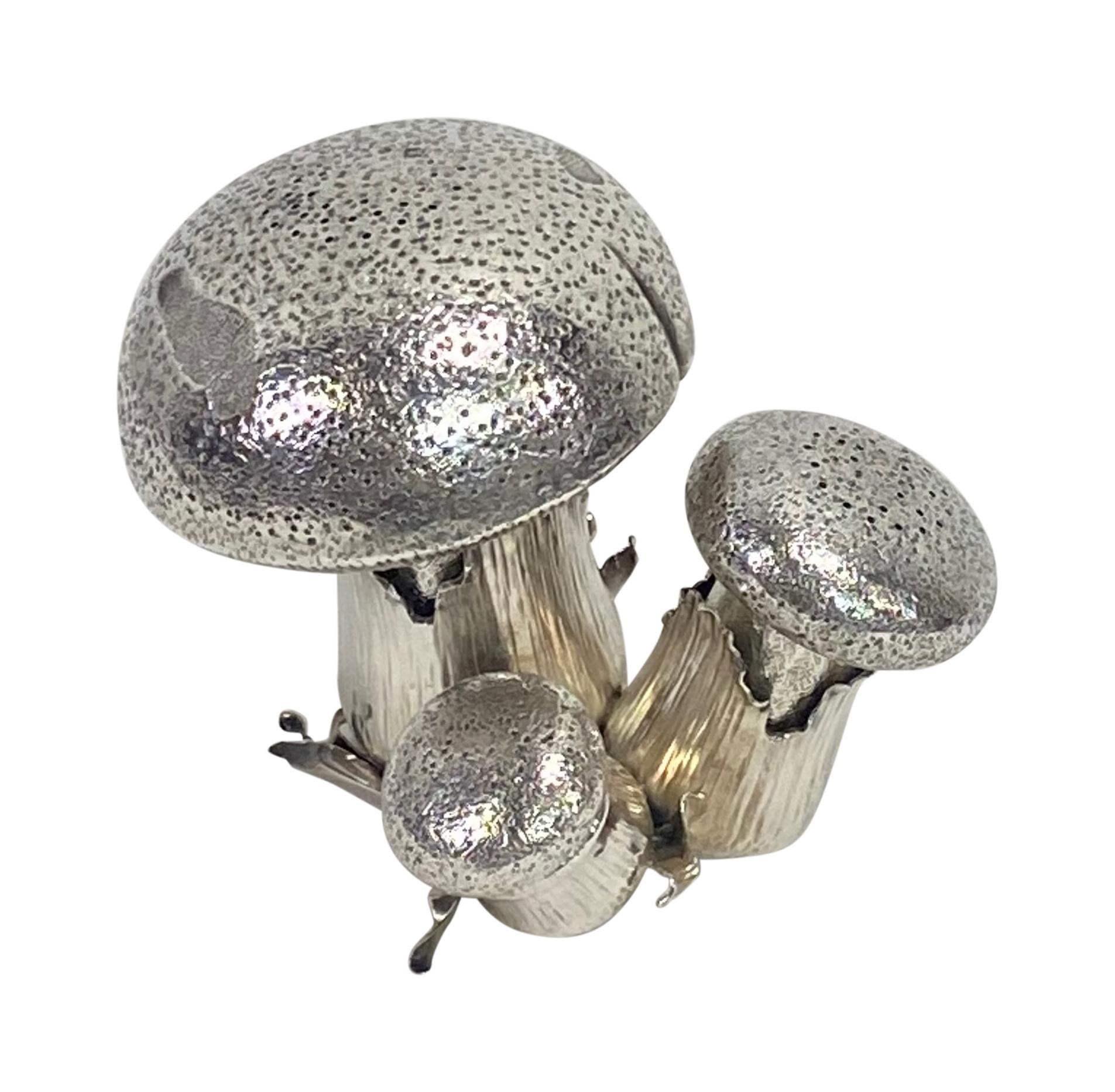 Italian Sterling Silver Mushroom Salt & Pepper Shaker Signed by Buccellati In Good Condition In San Francisco, CA