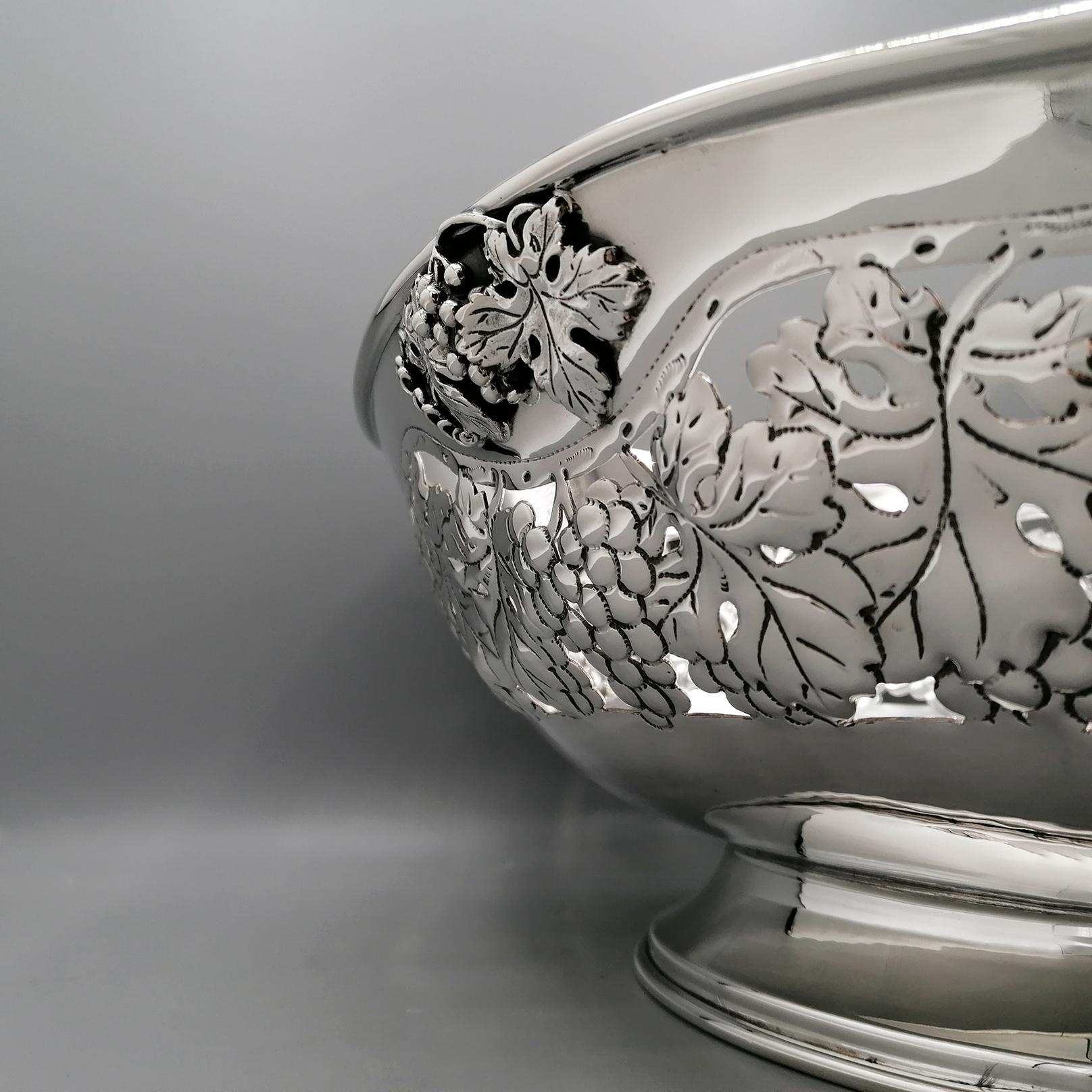 italian Sterling Silver oval Centerpiece Jatte with grapes and leaves in vendita 4