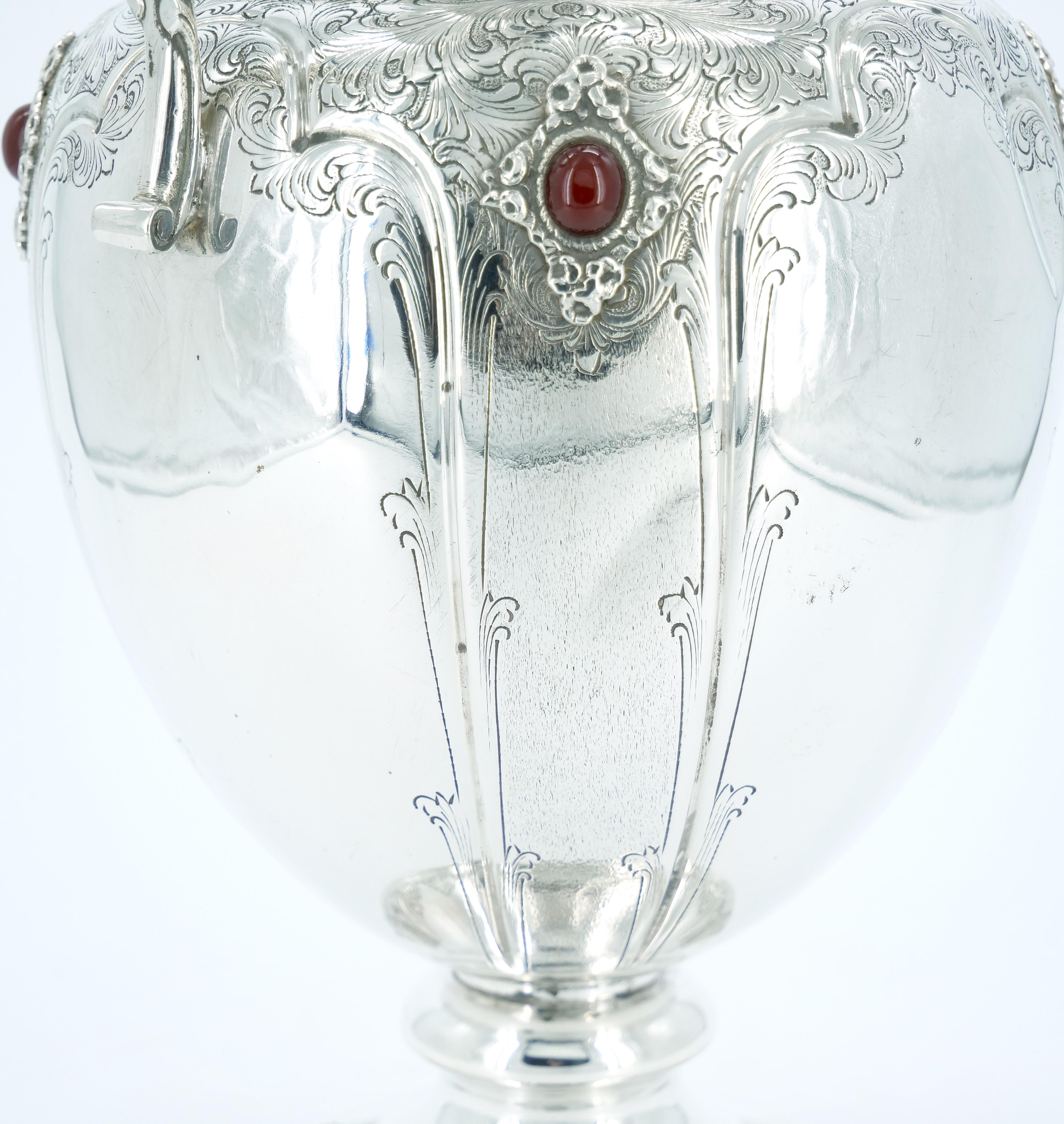 Vase décoratif italien en argent sterling/pierre précieuse avec une poignée en vente 6