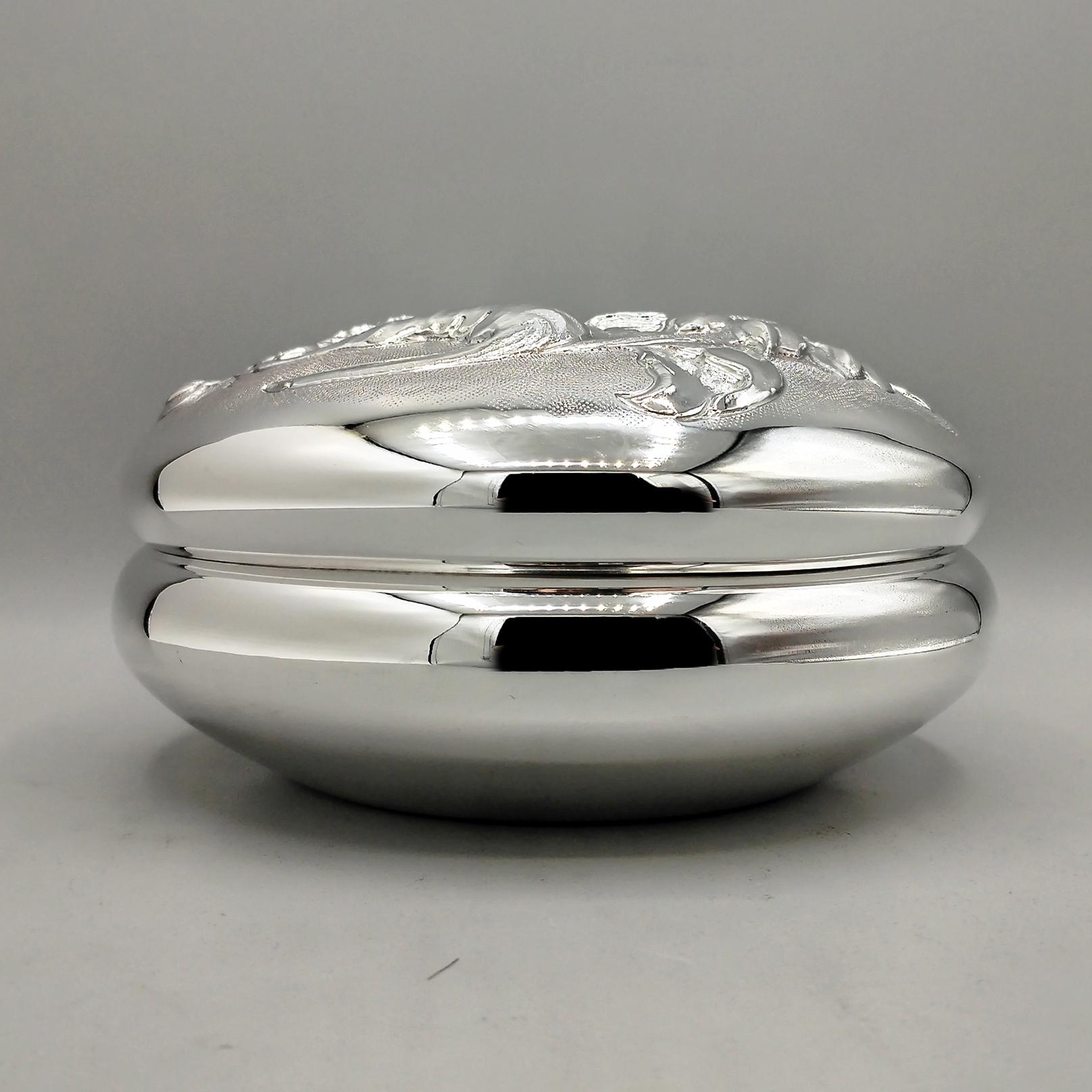 Hand-Crafted Italian Sterling Silver round box with sunflowers For Sale