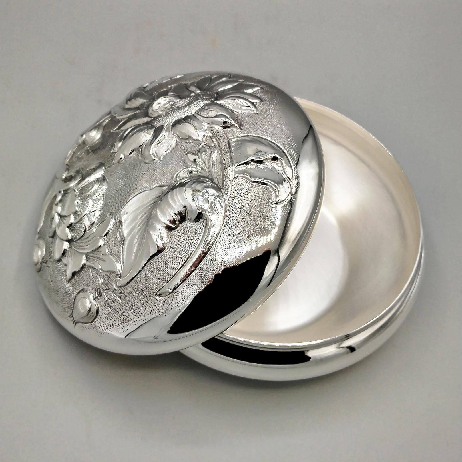 Italian Sterling Silver round box with sunflowers For Sale 1
