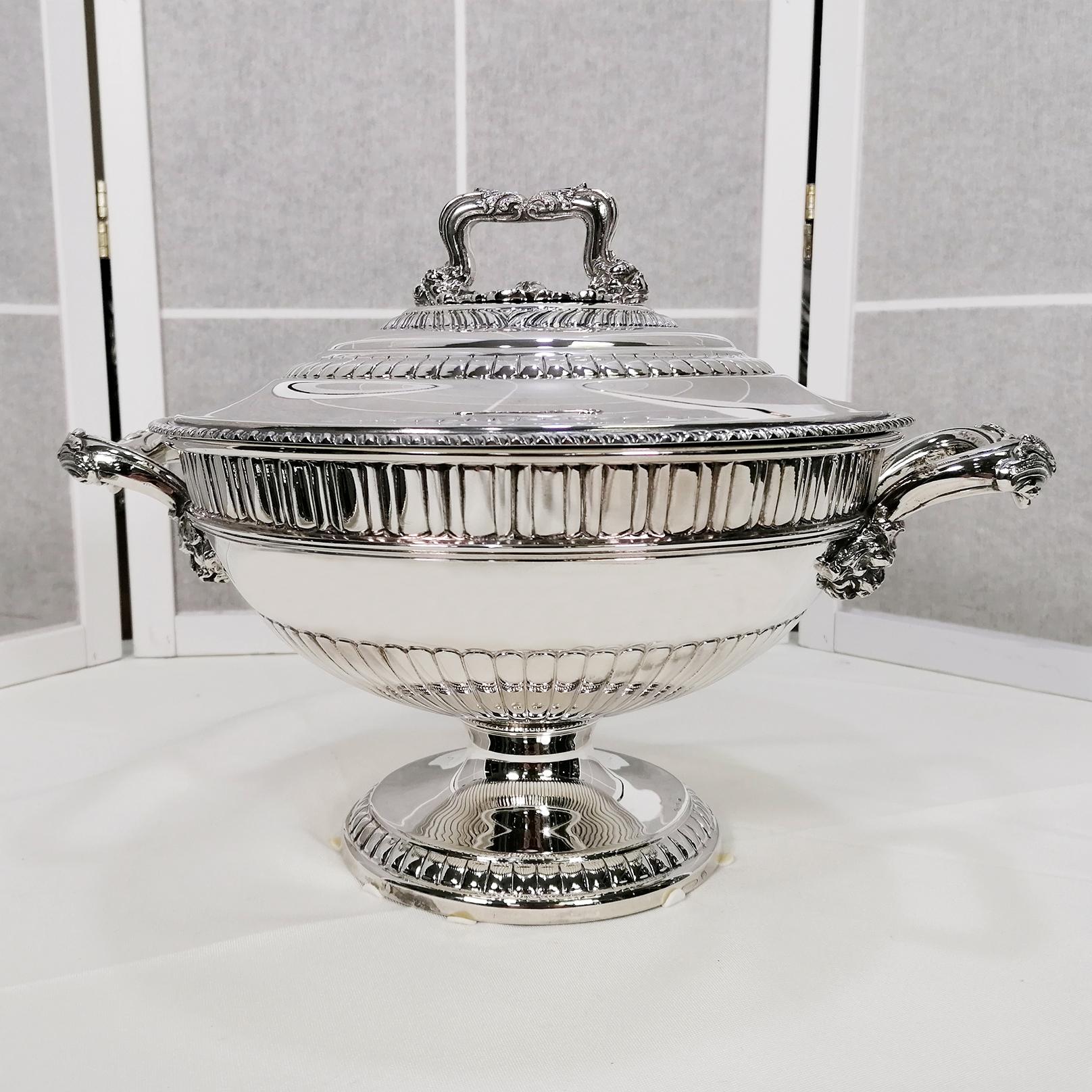 Italian Sterling Silver round Soup Tureen with stand Queen Ann Style For Sale 9