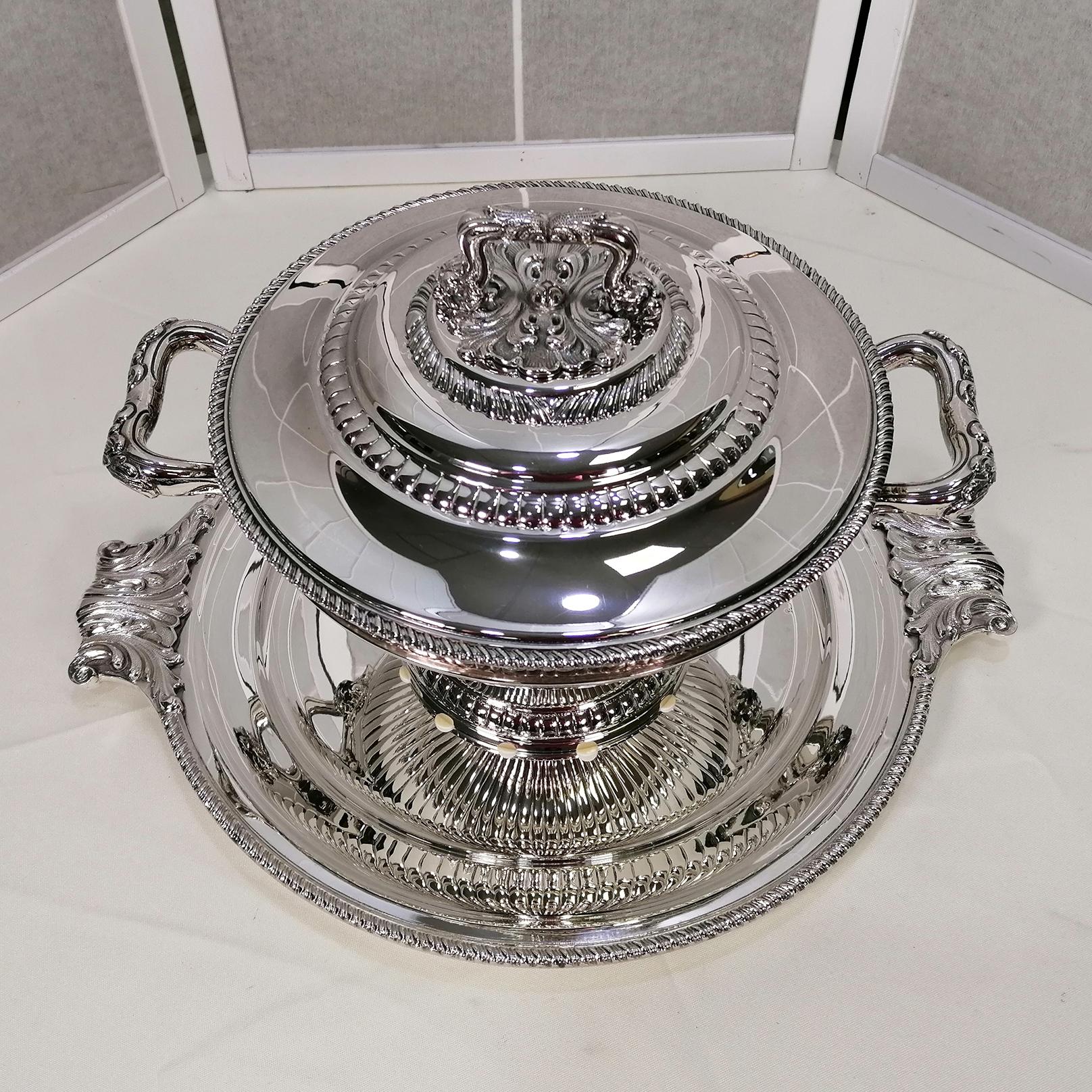 Italian Sterling Silver round Soup Tureen with stand Queen Ann Style For Sale 2
