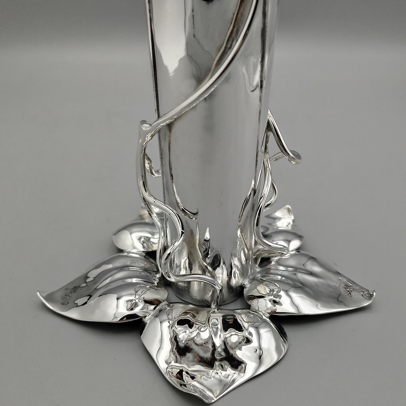 Fatto a mano italian Sterling Silver Vase in vendita