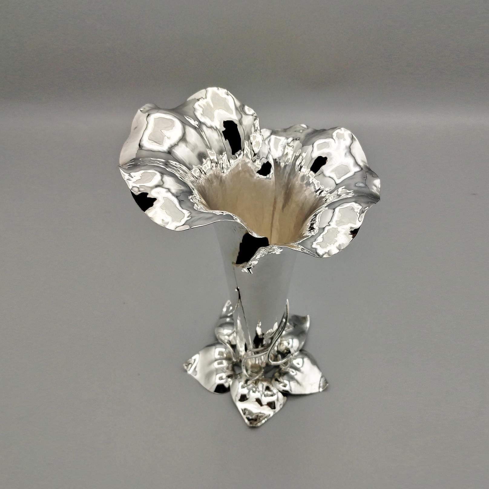 italian Sterling Silver Vase in vendita 1
