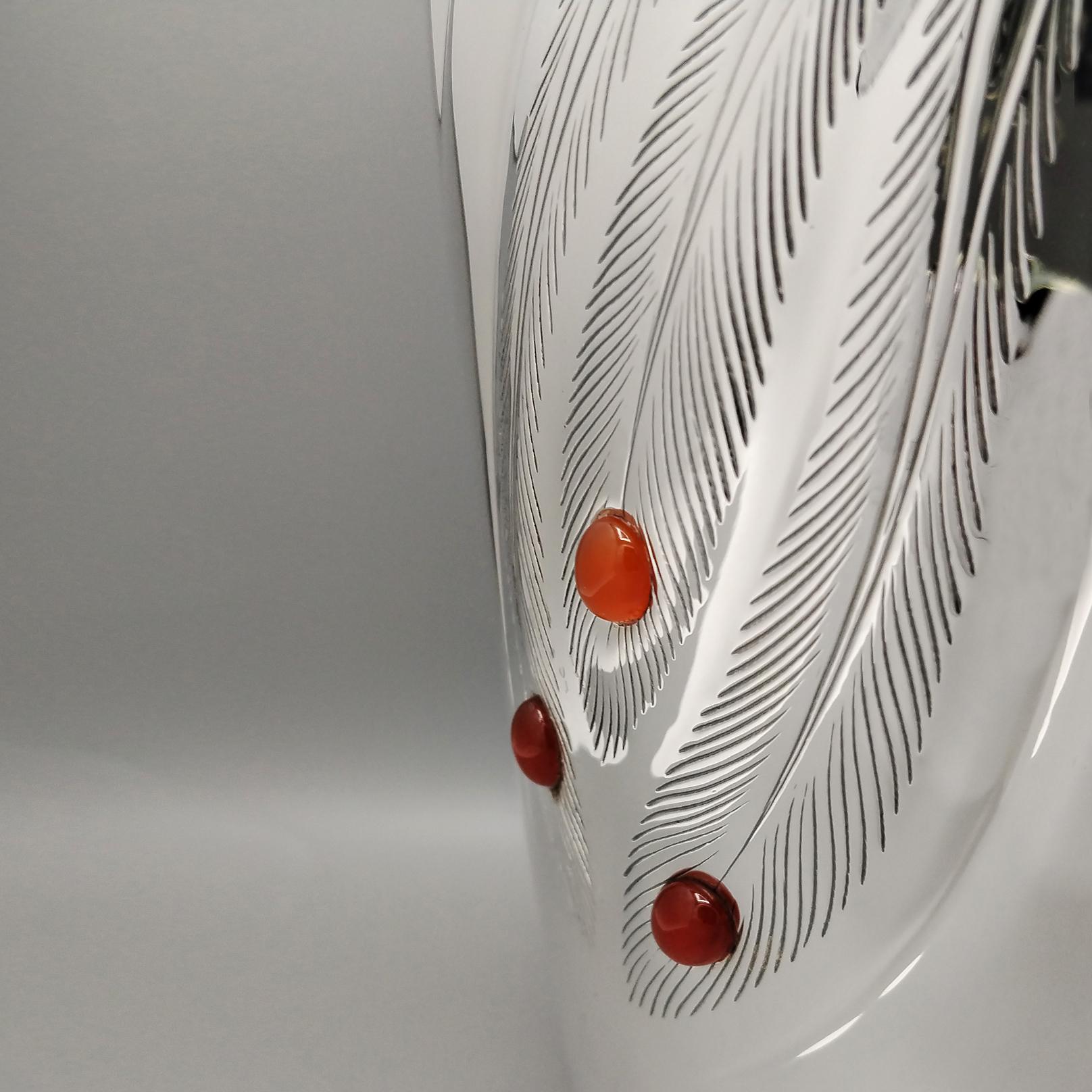 Italian Sterling silver vase with feathers design and carnelian stones For Sale 3