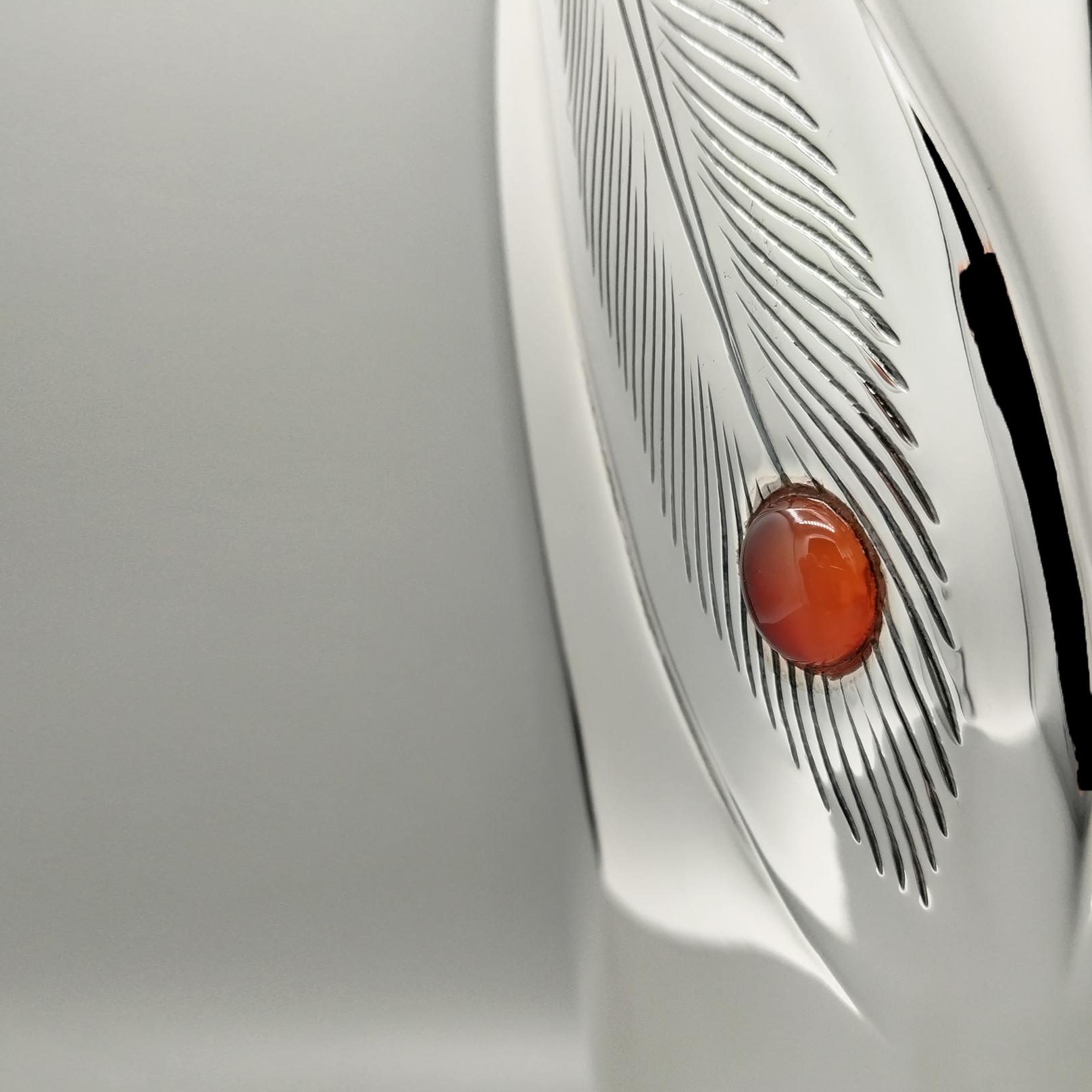 Italian Sterling silver vase with feathers design and carnelian stones For Sale 6