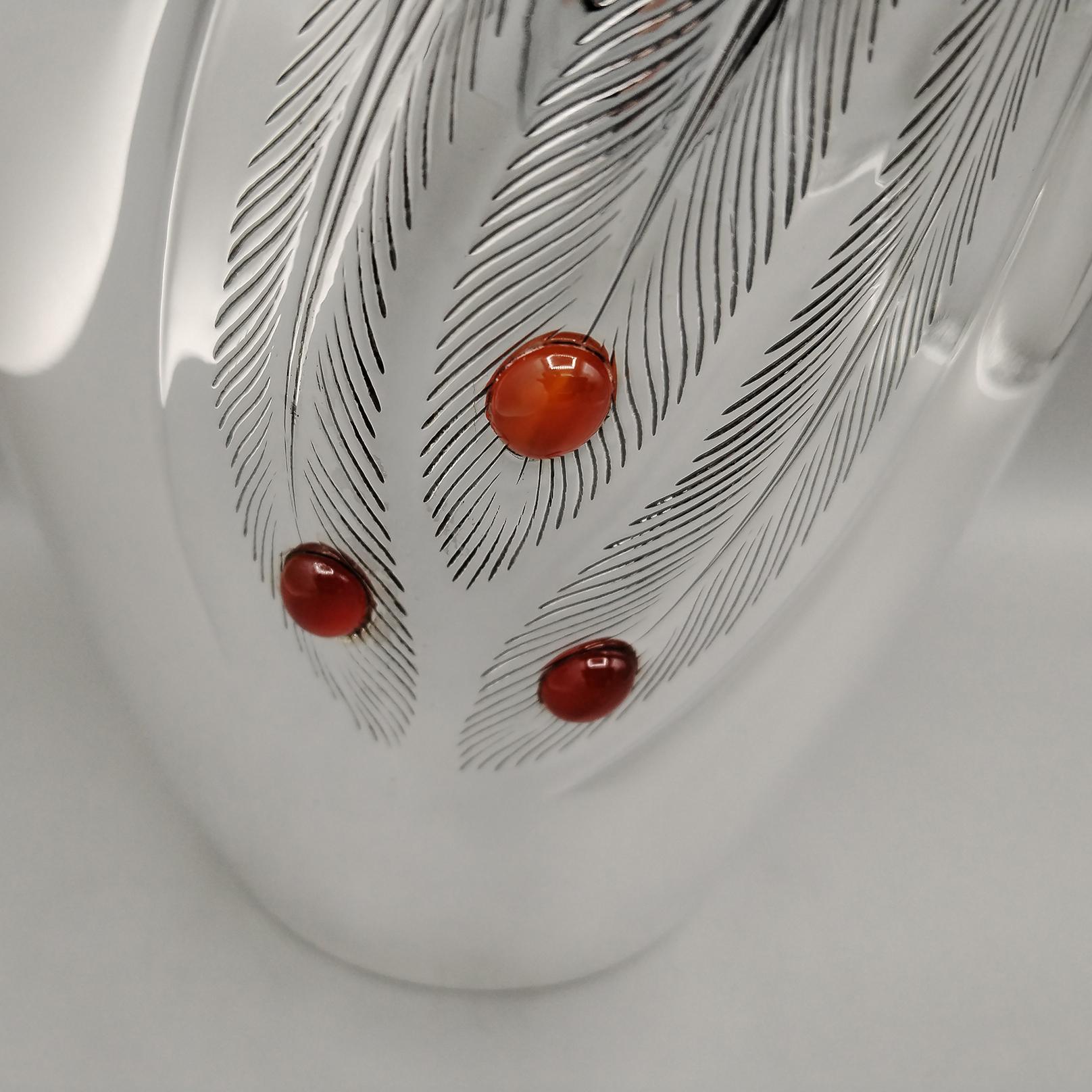 Italian Sterling silver vase with feathers design and carnelian stones In New Condition For Sale In VALENZA, IT