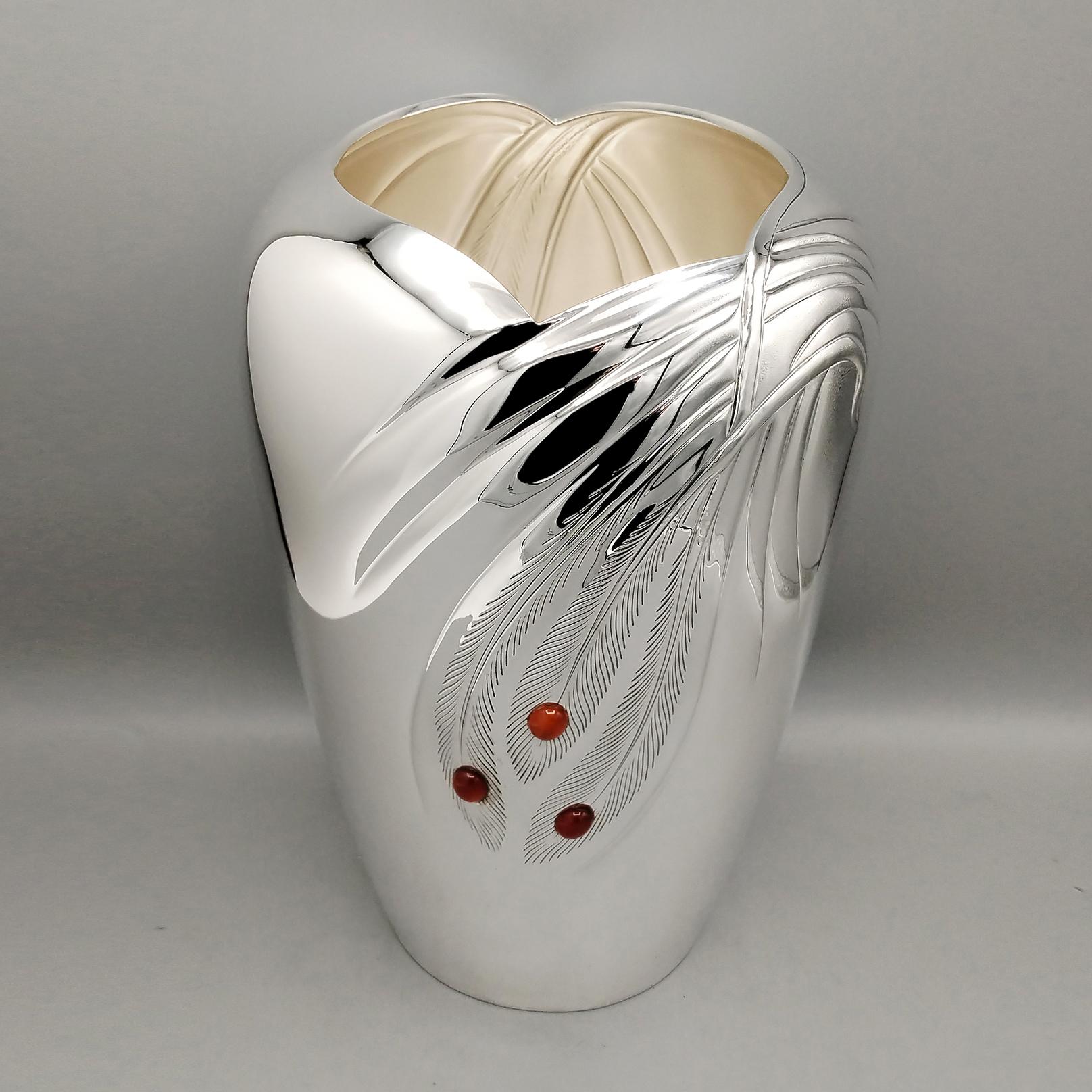 Italian Sterling silver vase with feathers design and carnelian stones For Sale 2