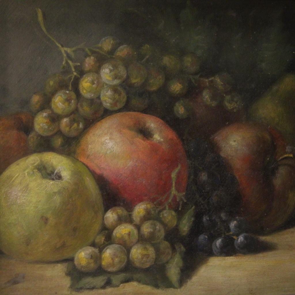 Italian painting from the first half of the 20th century. Opera oil on cardboard depicting still life with fruit of excellent pictorial quality. Painting signed and dated lower left (see photo) missing authentication. Small size framework, easily