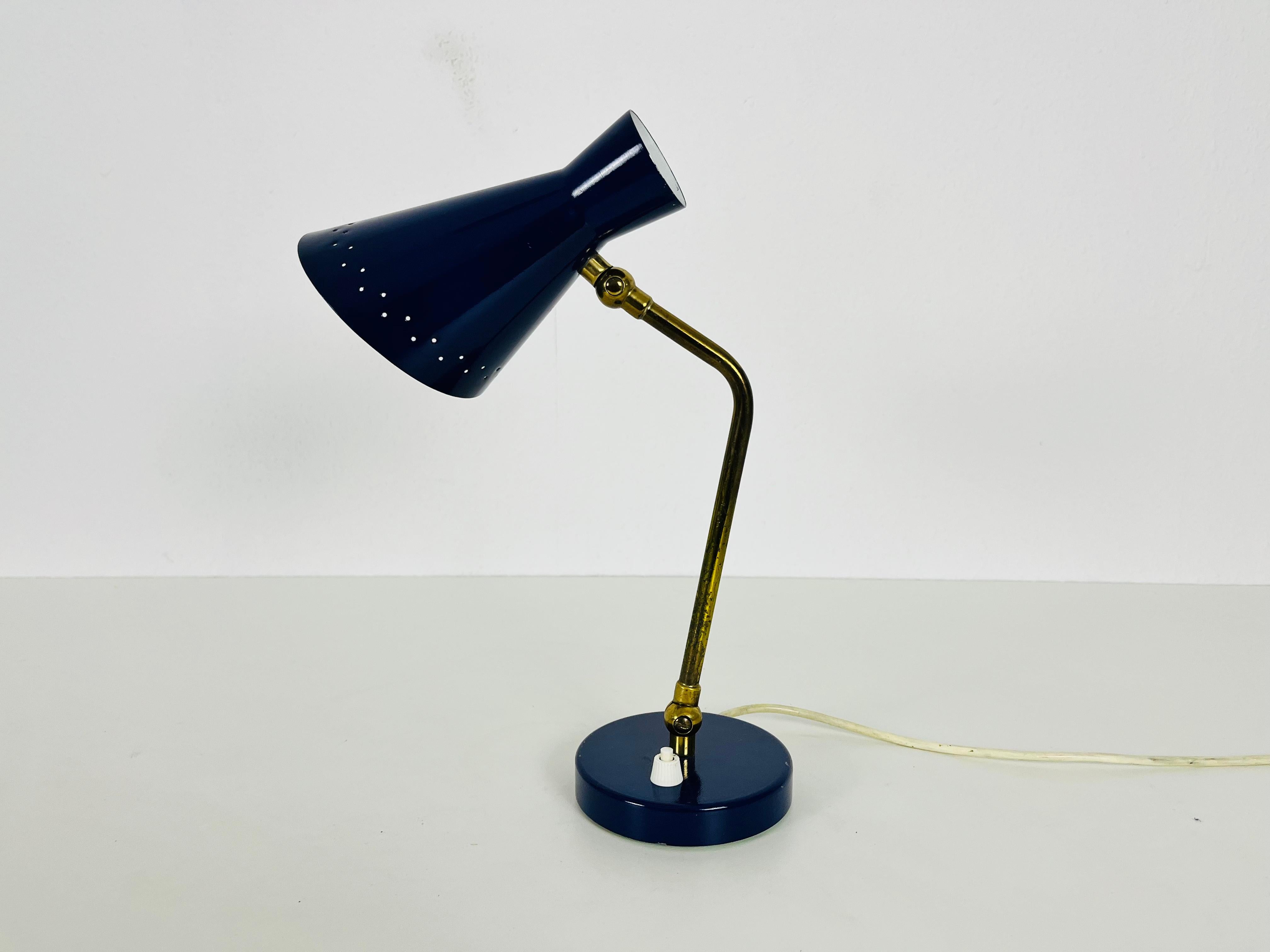 Italian Stilnovo Blue and Brass Table Lamp, 1960s, Italy In Good Condition For Sale In Hagenbach, DE