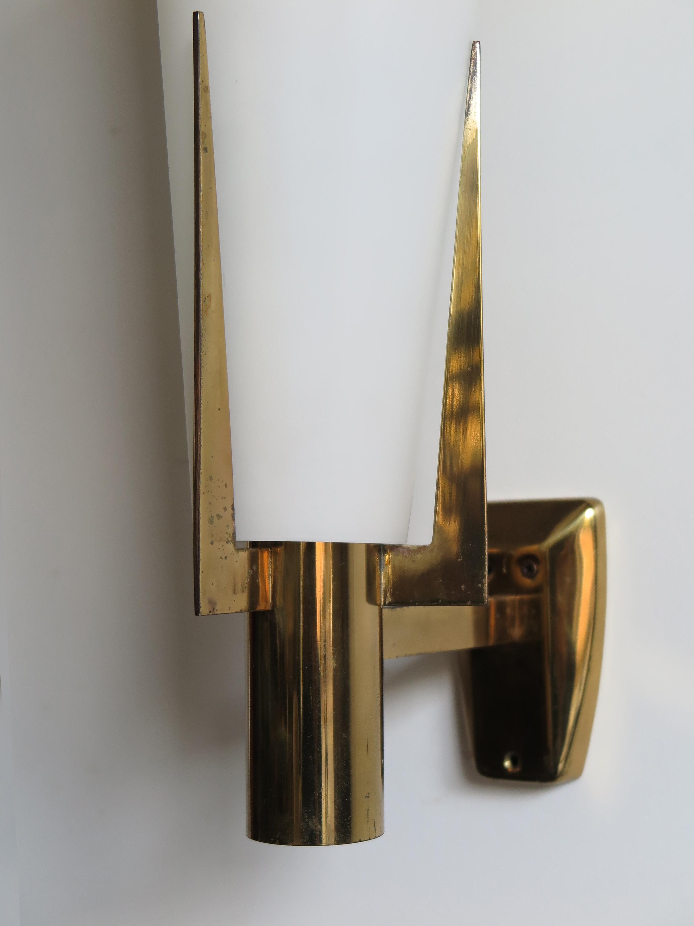 Italian Stilnovo Brass Glass Midcentury Sconce Wall Lamp, 1950s For Sale 1