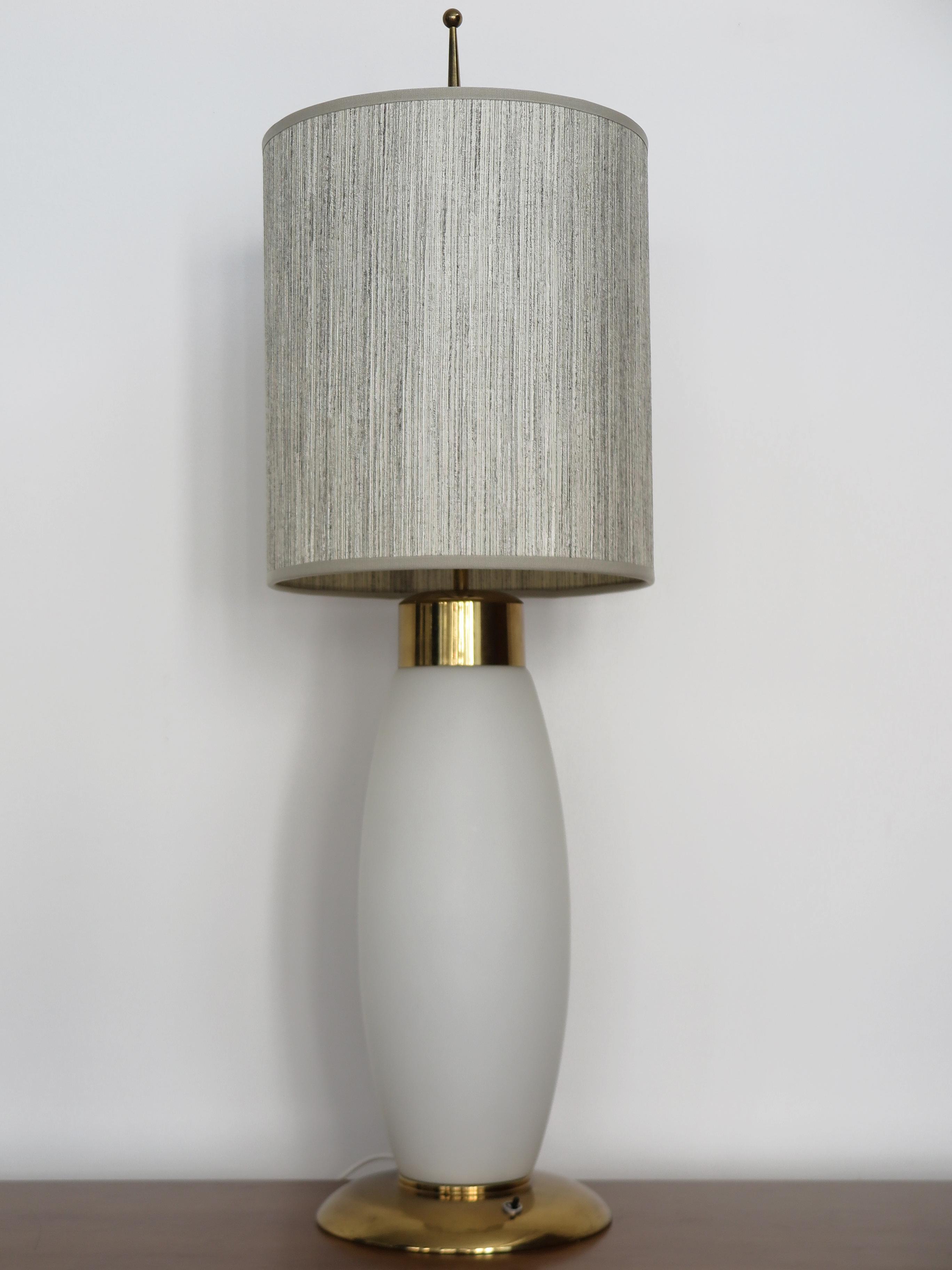 Mid-20th Century Italian Stilnovo Brass Glass Midcentury Table Lamp Lamshade 1950s in vendita