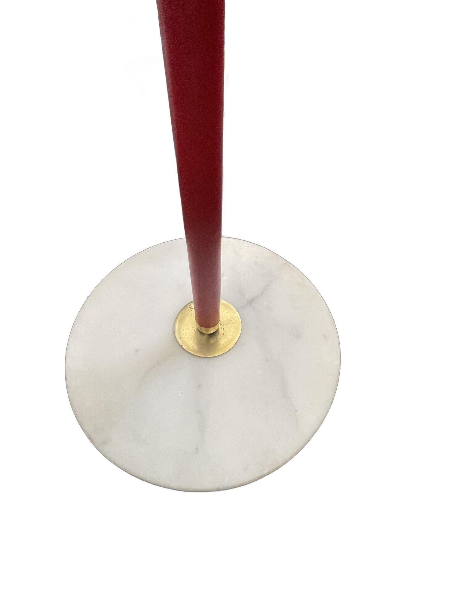 Lampadaire italien Stilnovo à contrepoids avec base en marbre estampillé, Circa 1960. en vente 3